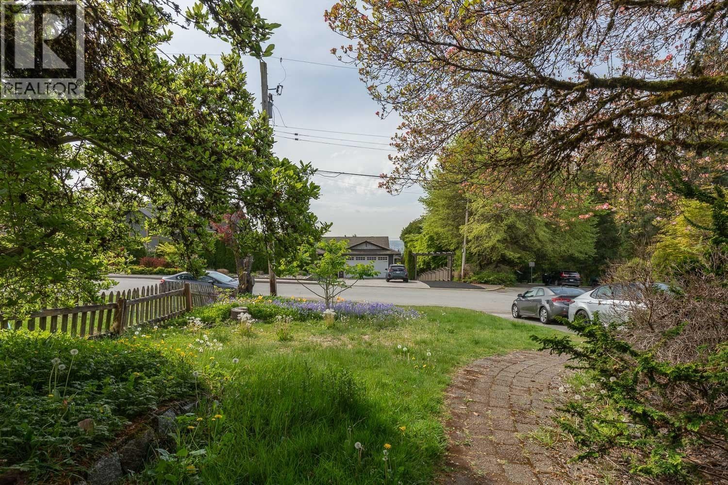 164 E CARISBROOKE ROAD, Greater Vancouver — photo 3