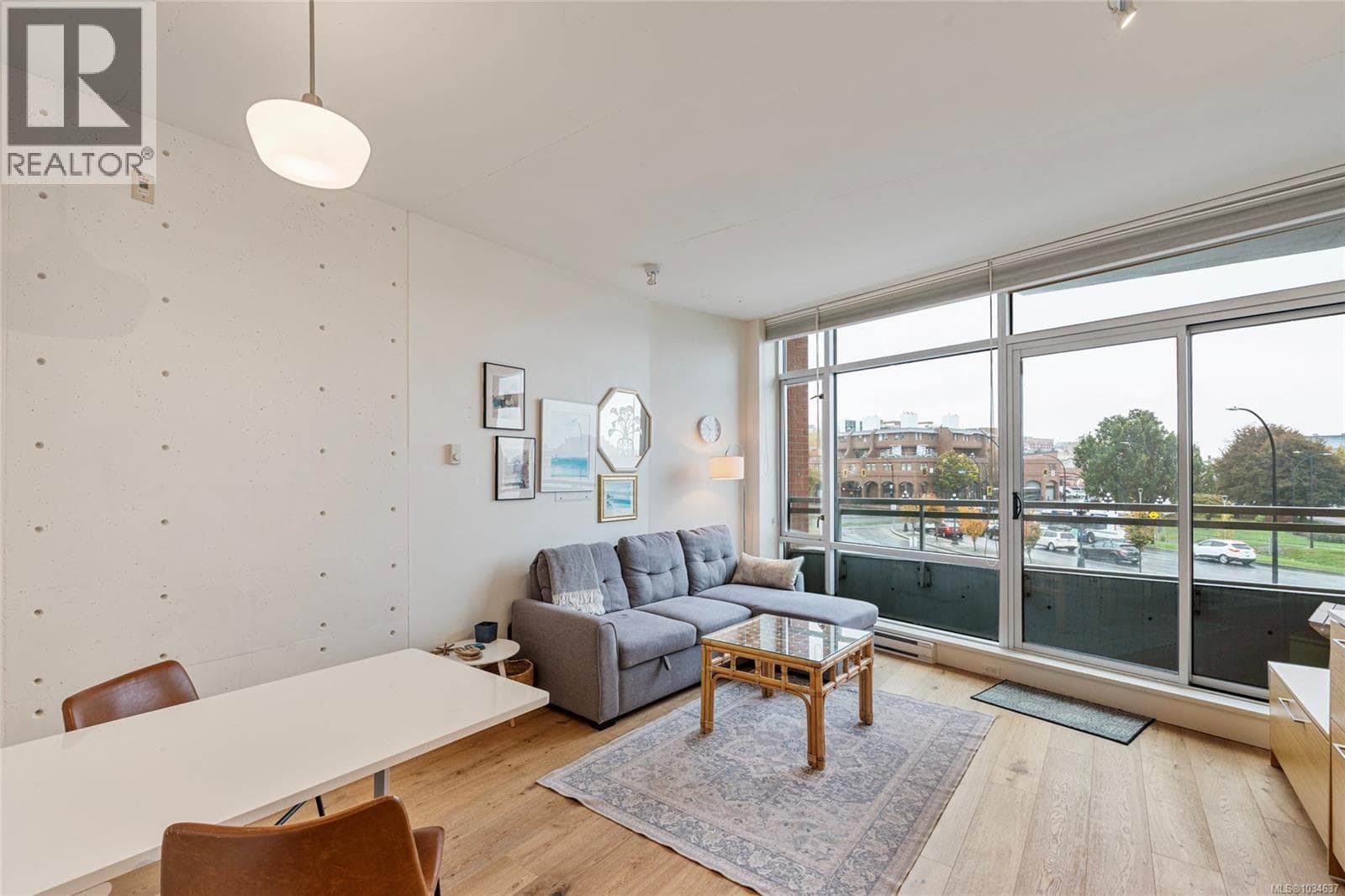 211 456 Pandora Ave, Victoria — photo 4