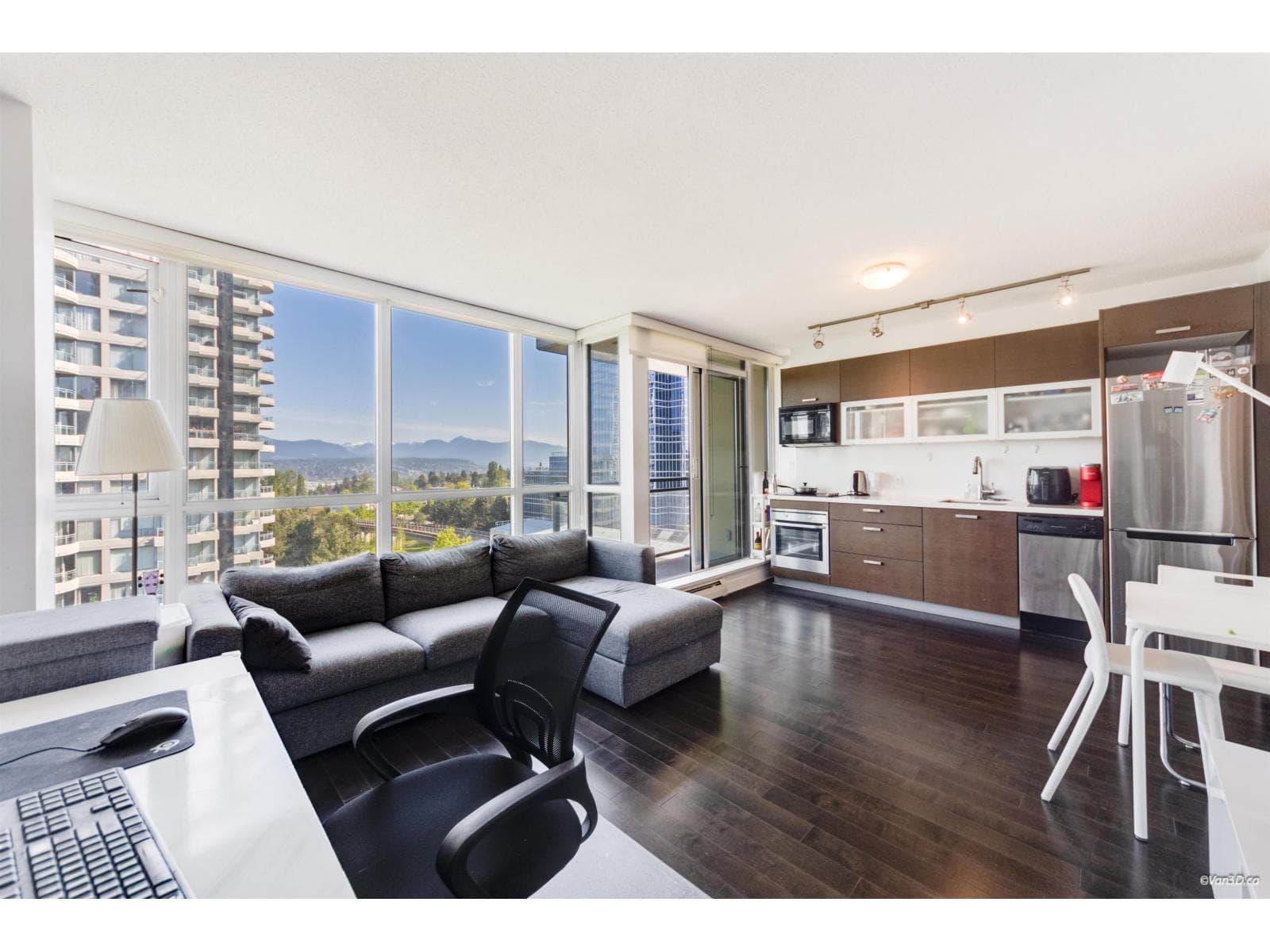 909 10777 UNIVERSITY DRIVE in Whalley