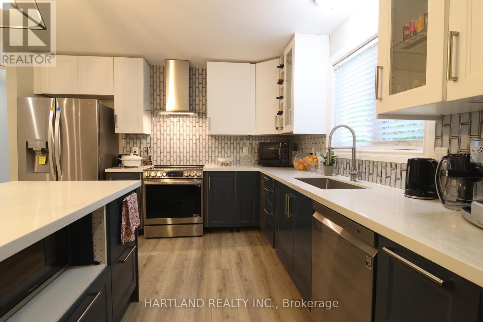 22 BERKELY STREET, Toronto — photo 5