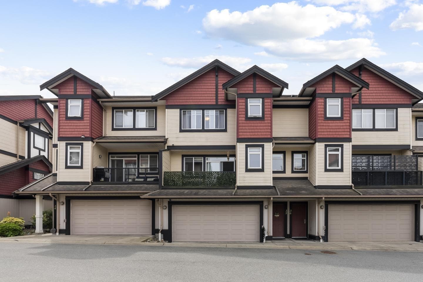 35 7168 179 STREET in North Cloverdale West