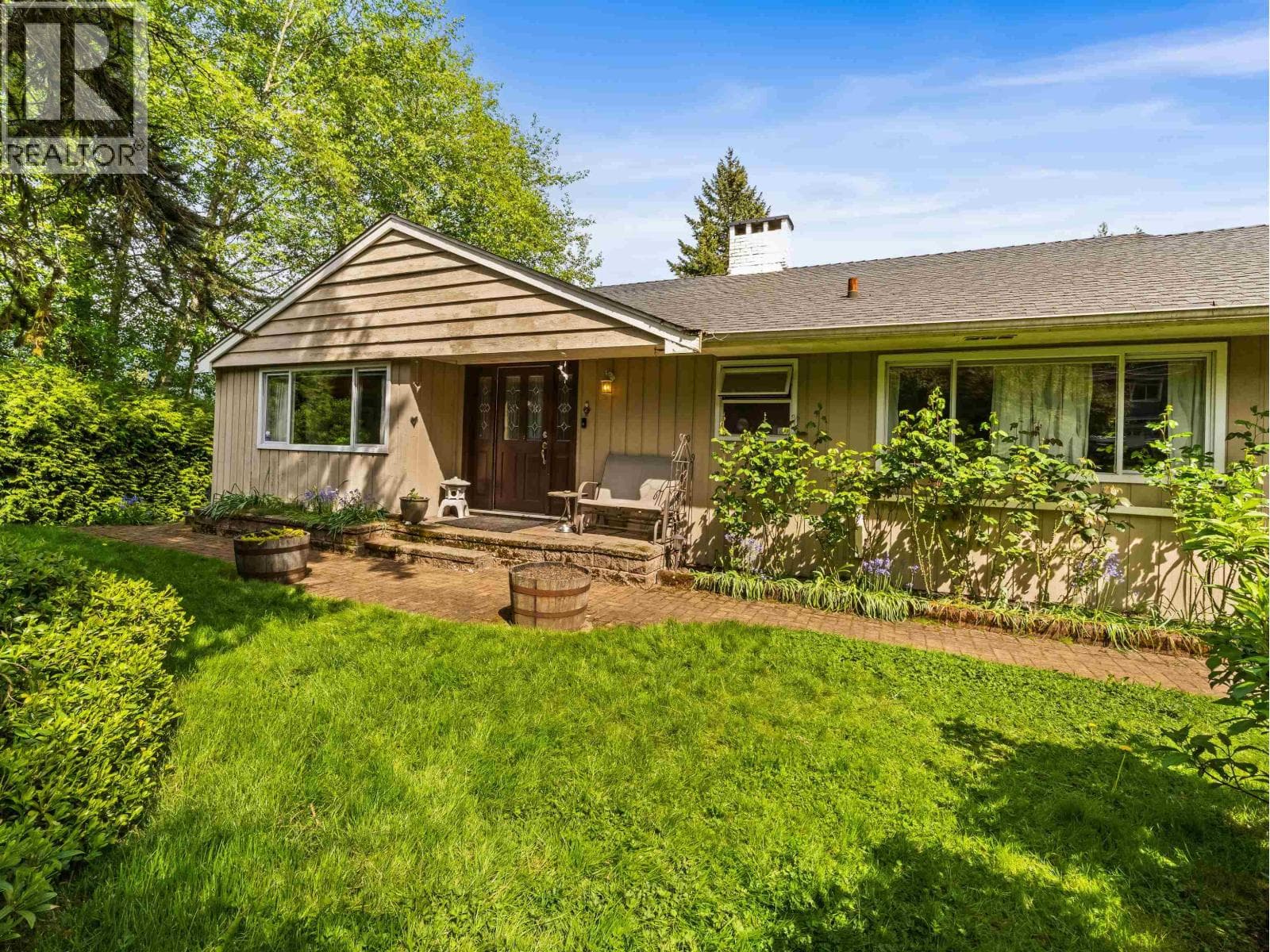 998 FAIRWAY DRIVE in Seymour