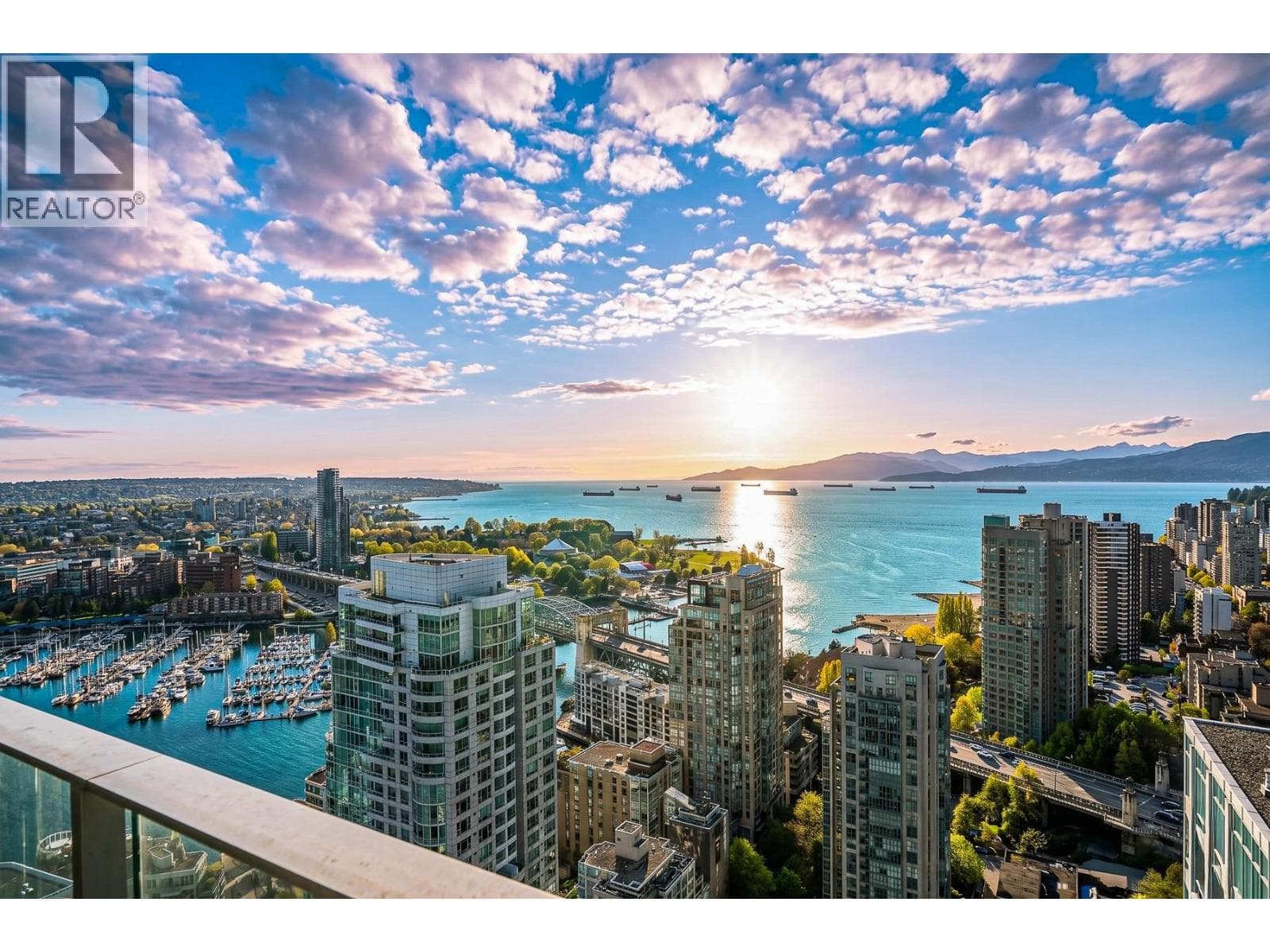 4105 1480 HOWE STREET, Greater Vancouver — photo 2