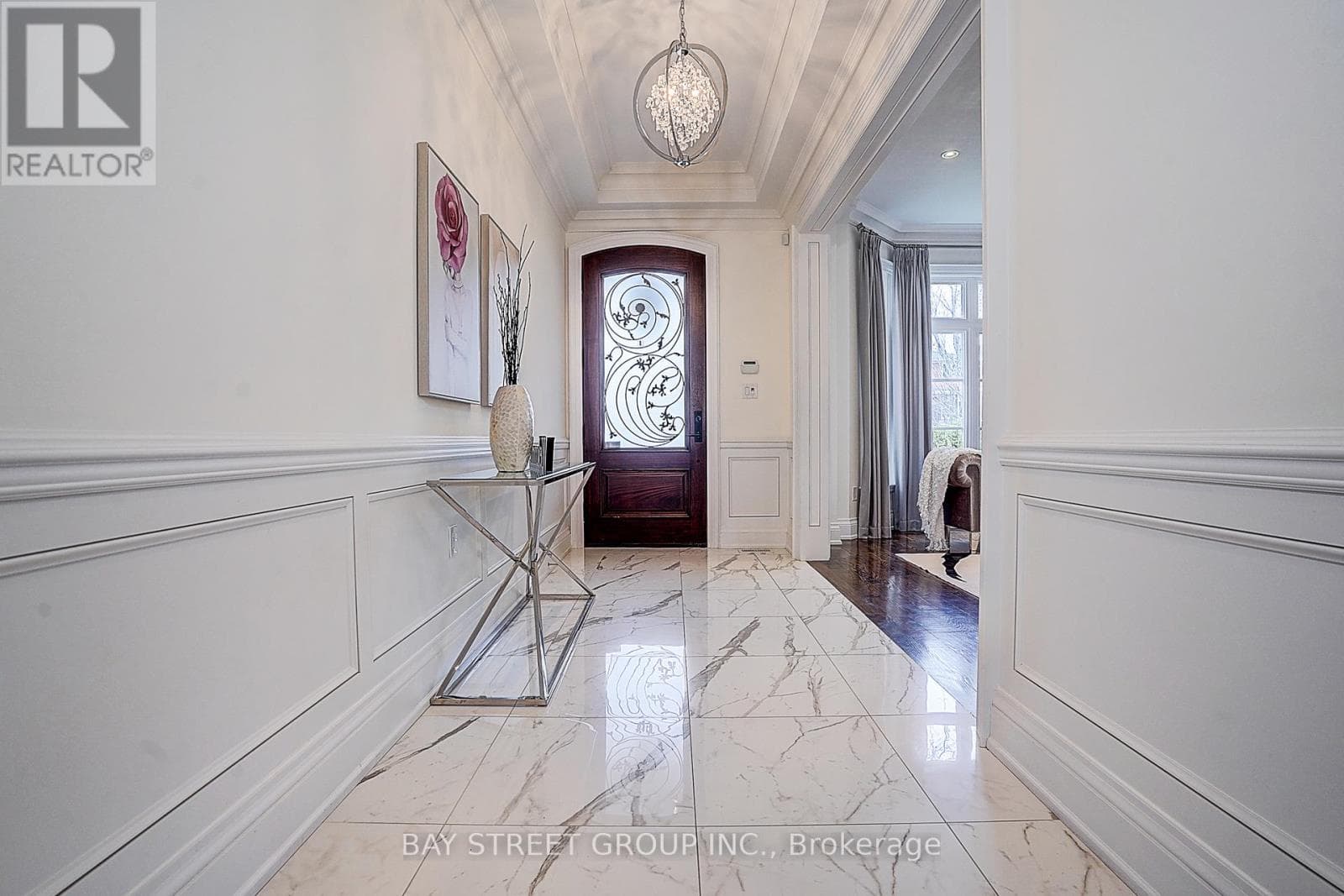 28 CARNWATH CRESCENT, Toronto — photo 2