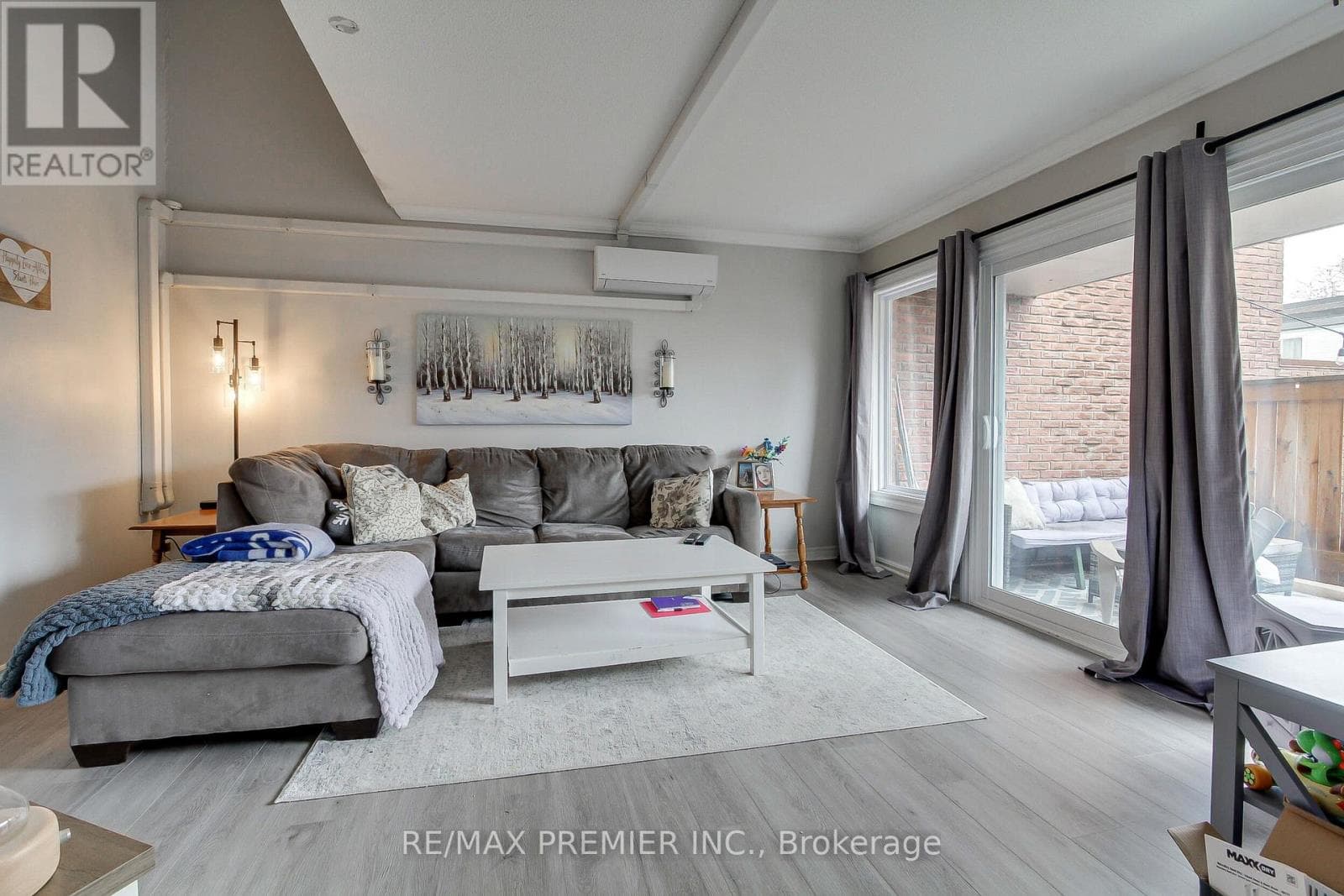 213 MILESTONE CRESCENT, Toronto — photo 4