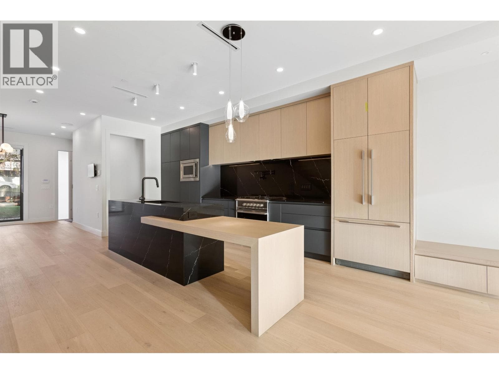 2130 QUALICUM DRIVE, Greater Vancouver — photo 3