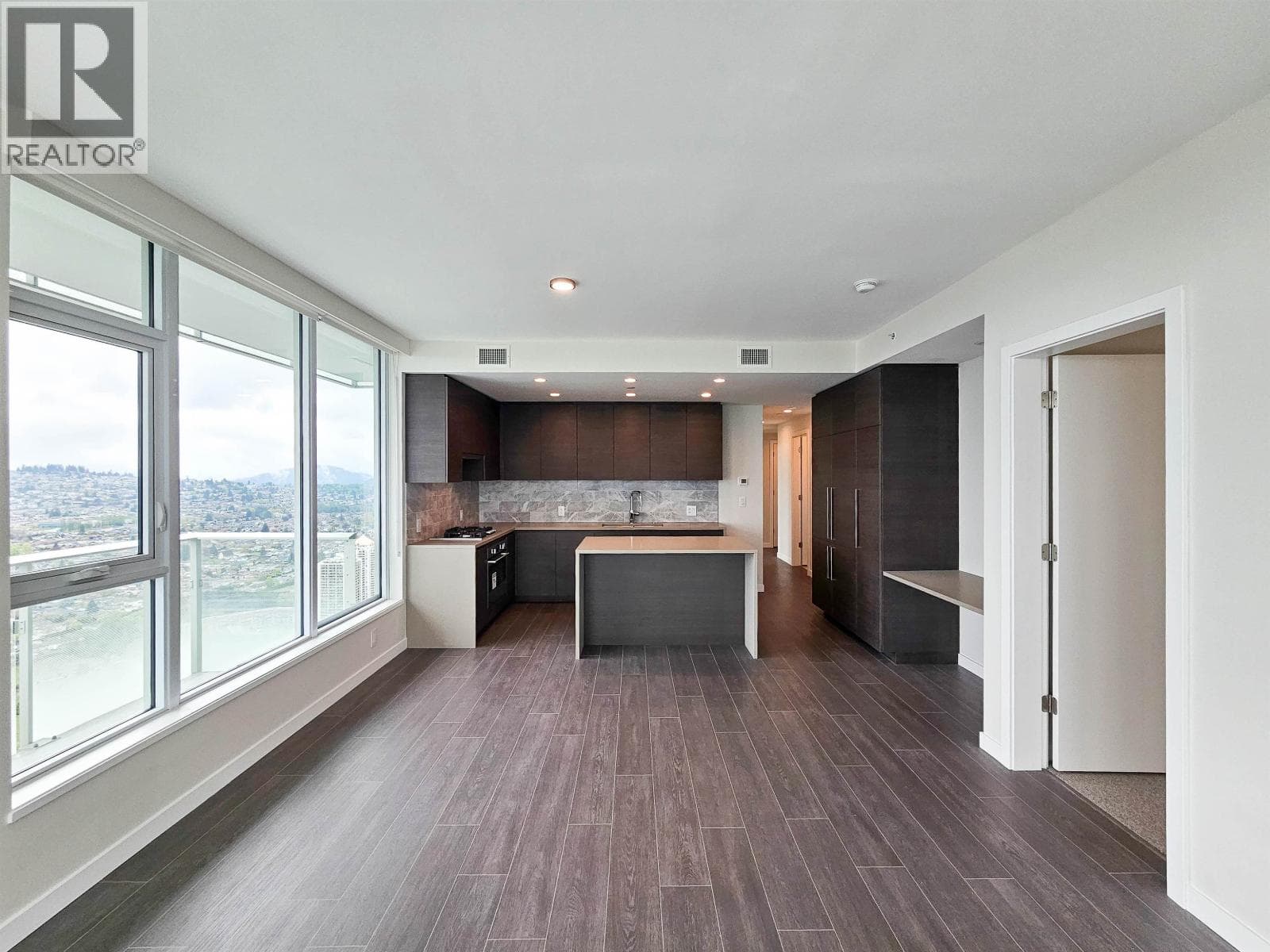 5610 2108 GILMORE AVENUE, Greater Vancouver — photo 2
