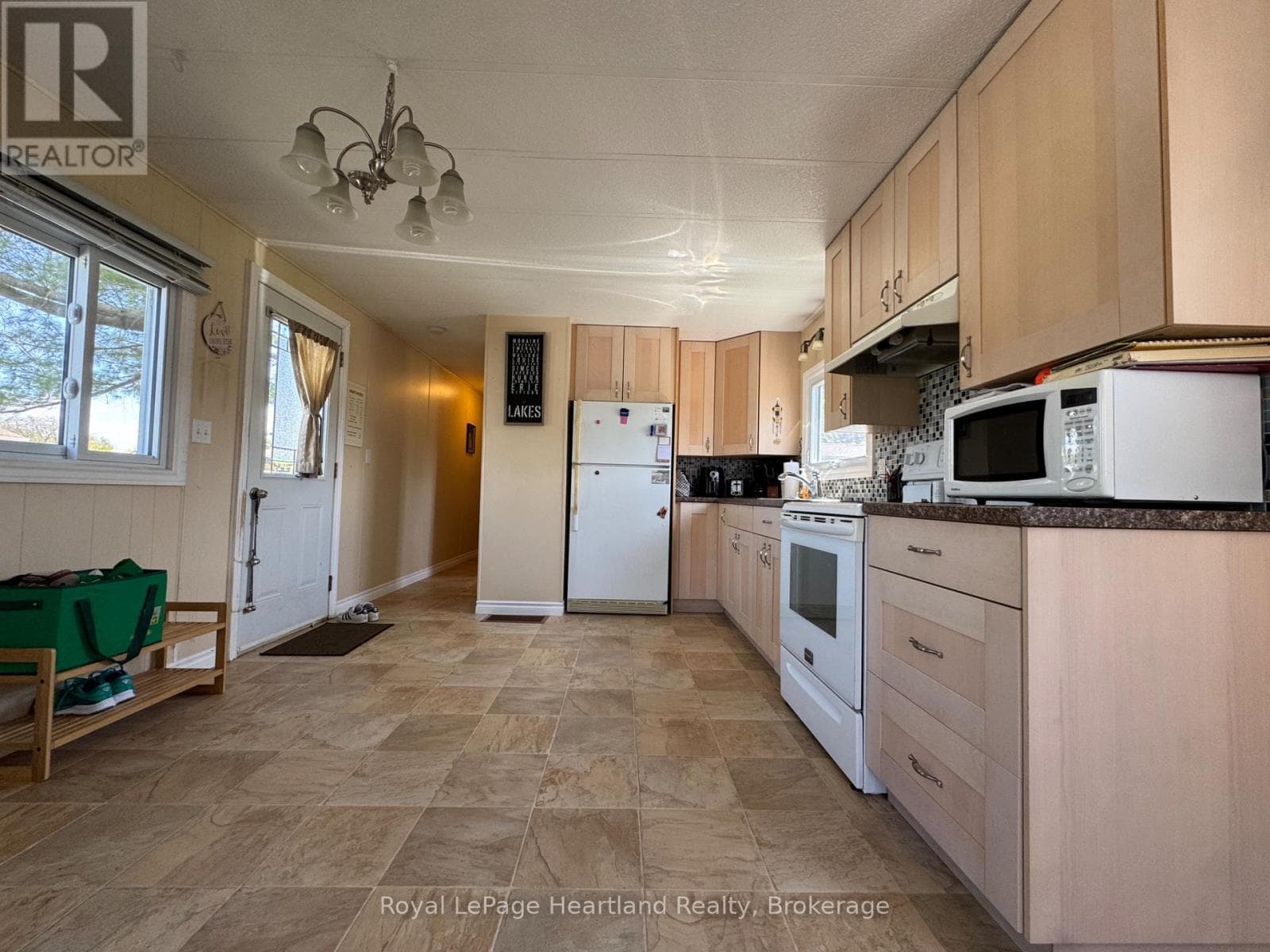 36 - 39724 AMBERLEY ROAD, OnePoint — photo 2
