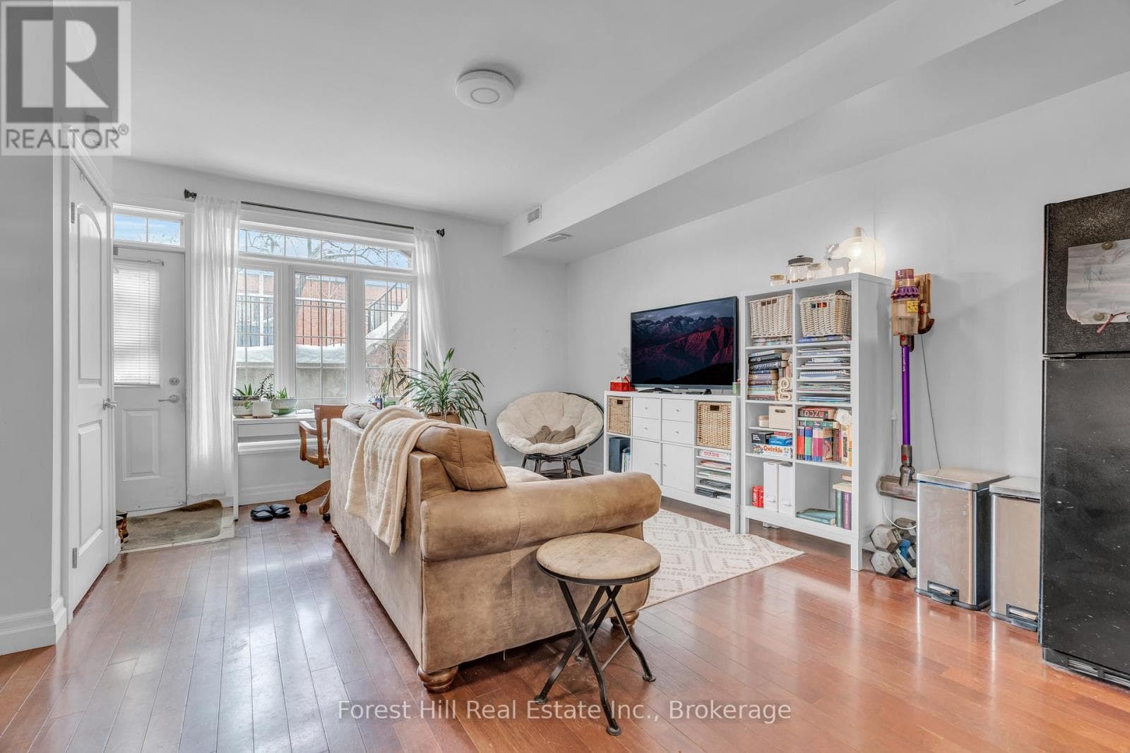 104 - 555 KING STREET E, OnePoint — photo 3