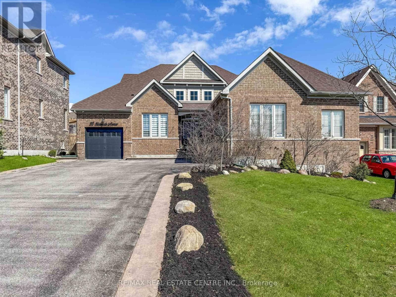 33 STONEGATE AVENUE in 