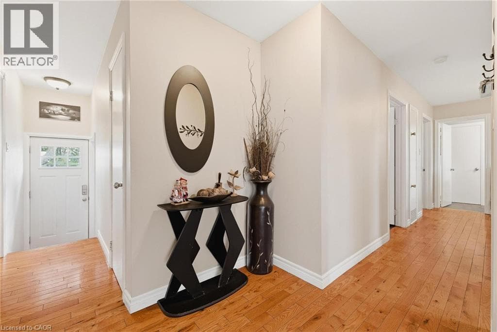 120 ELGIN CRESCENT, Cornerstone — photo 3