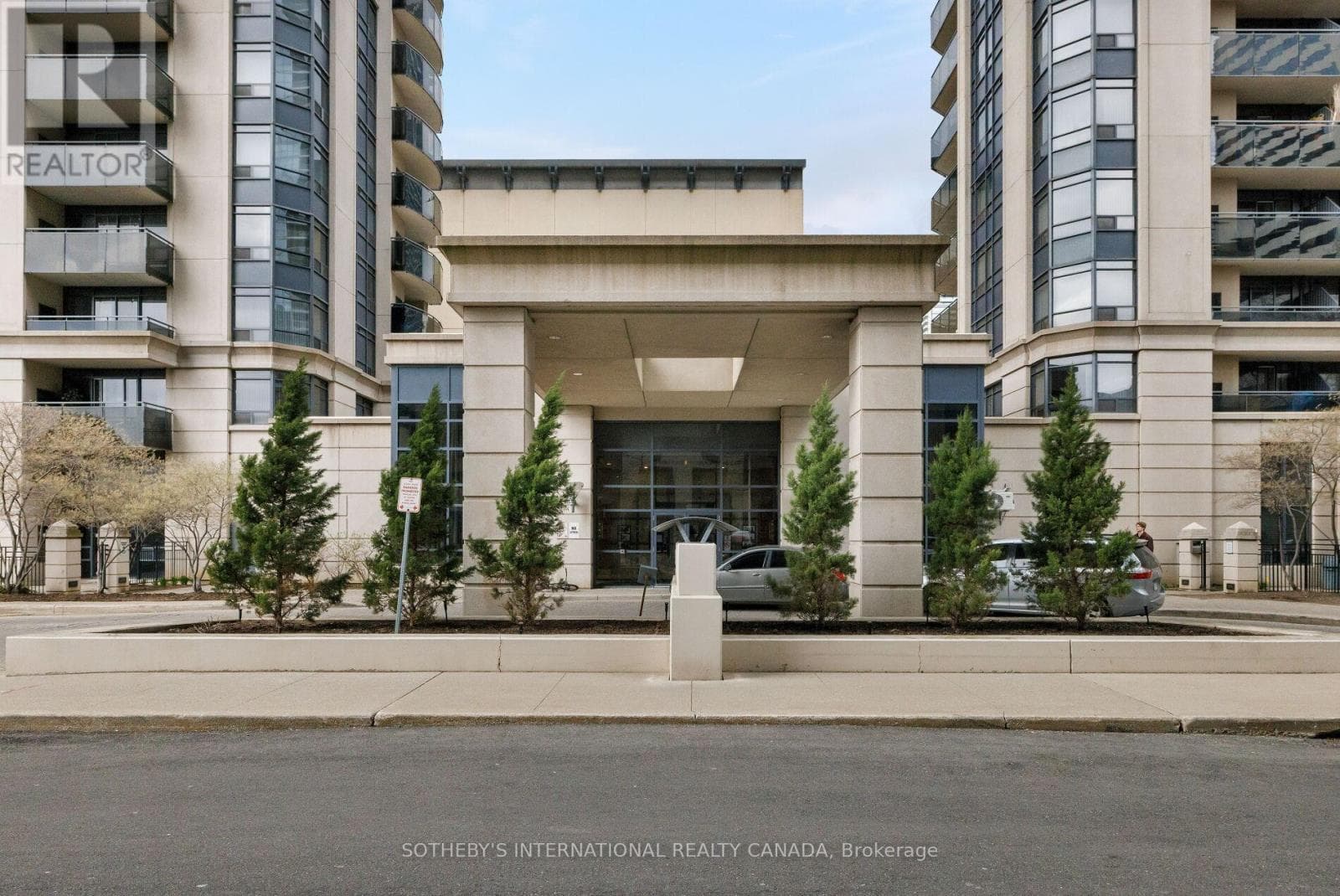 201 - 153 BEECROFT ROAD, Toronto — photo 2
