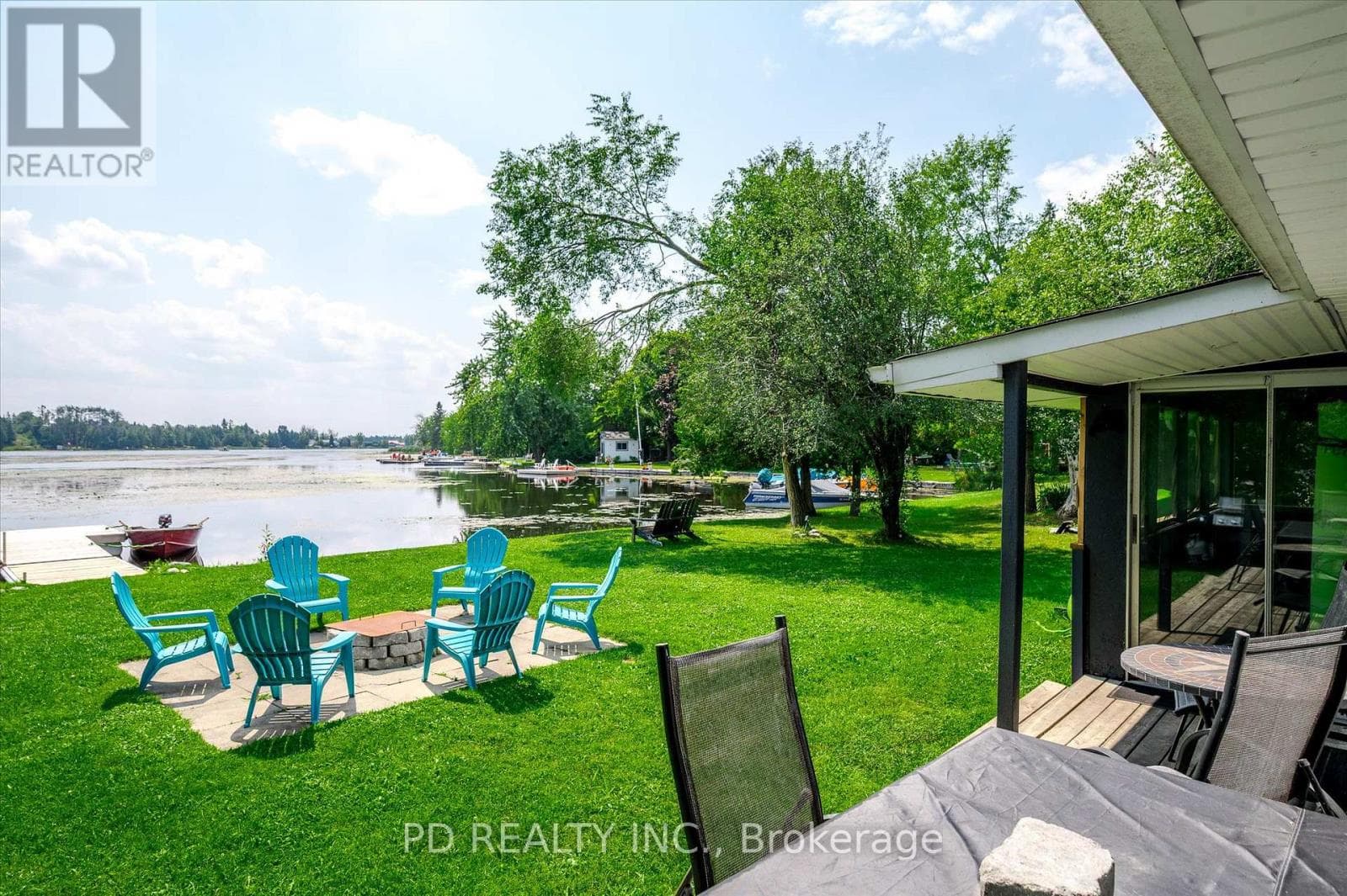 9 CHARLOTTE CRESCENT, Central Lakes — photo 2