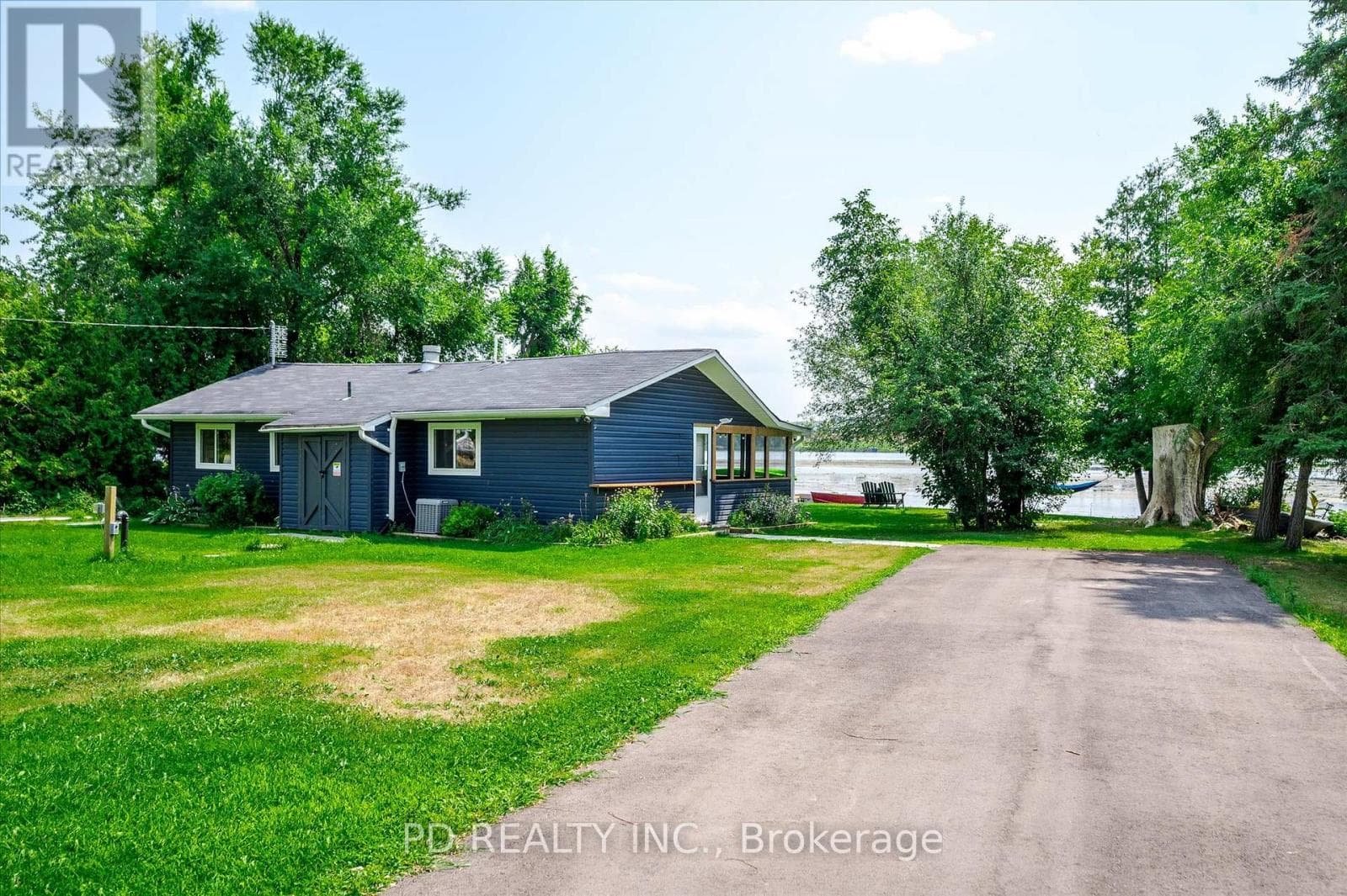 9 CHARLOTTE CRESCENT, Central Lakes — photo 5
