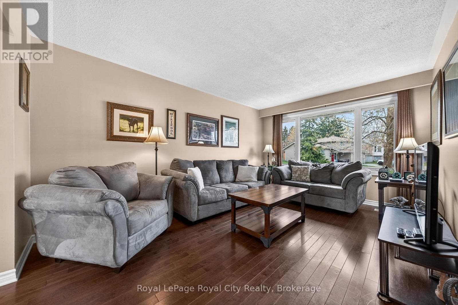 16 SANDERSON DRIVE, OnePoint — photo 3