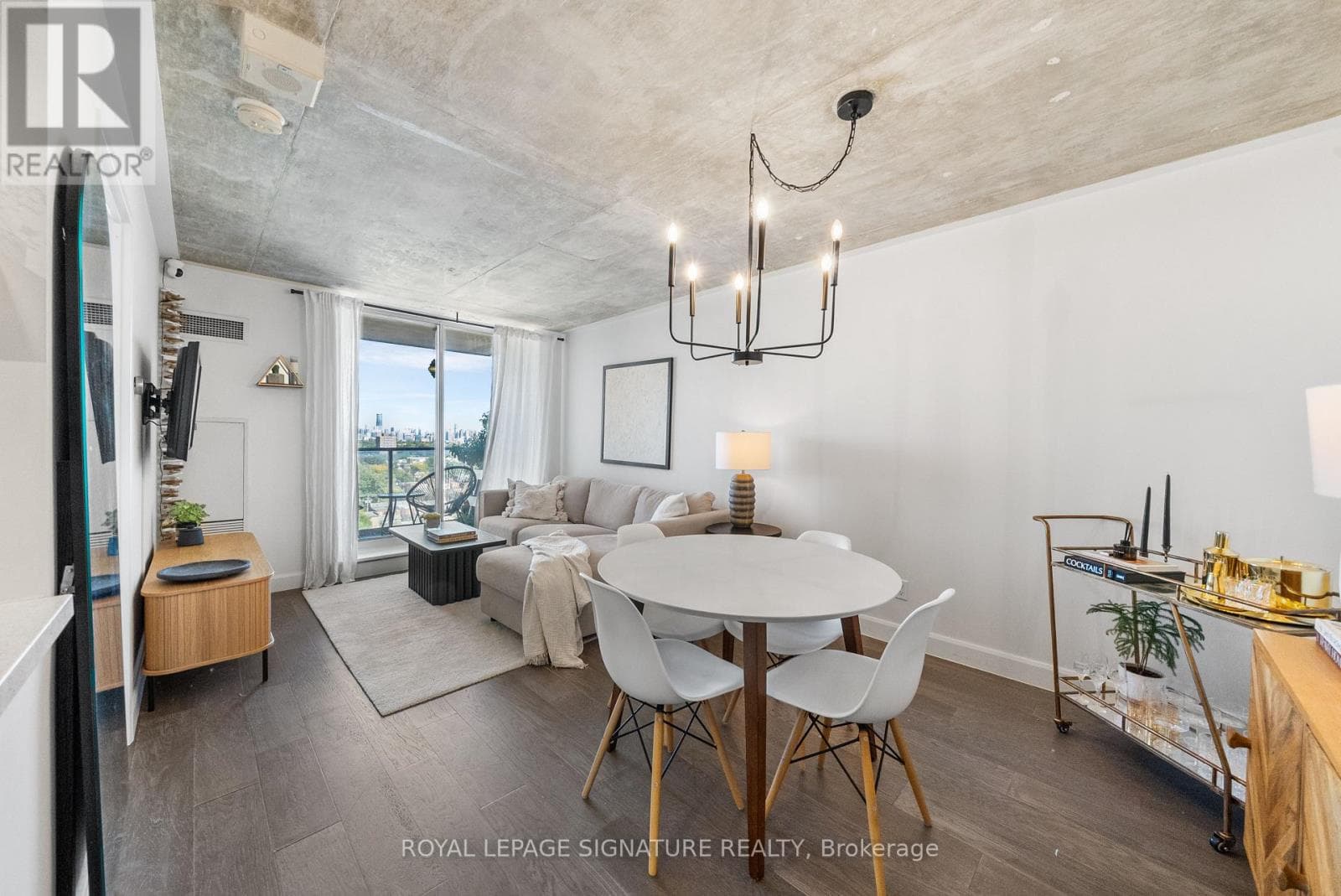 1402 - 1369 BLOOR STREET W, Toronto — photo 4
