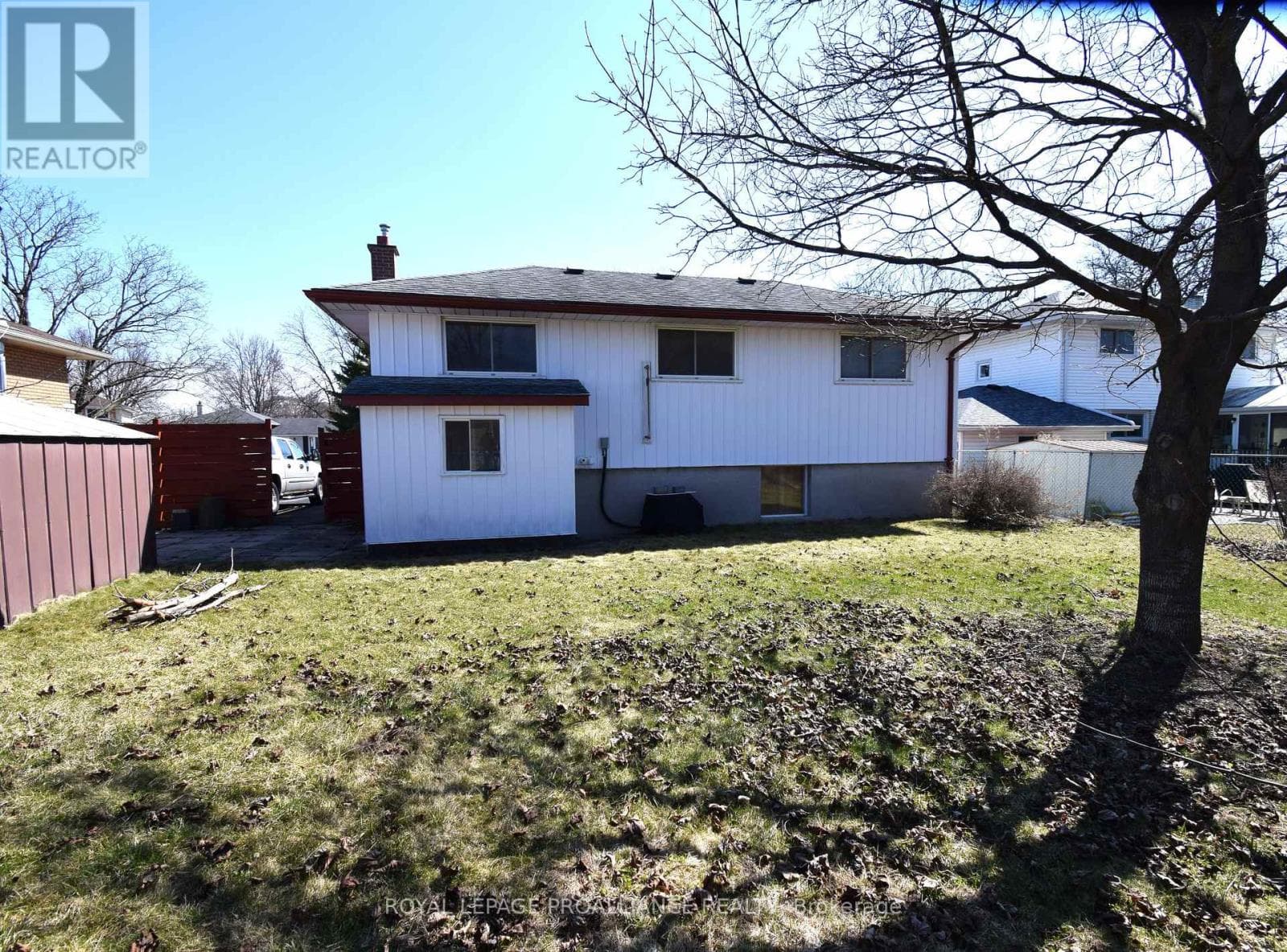 8 WALDEN CIRCLE, Central Lakes — photo 2