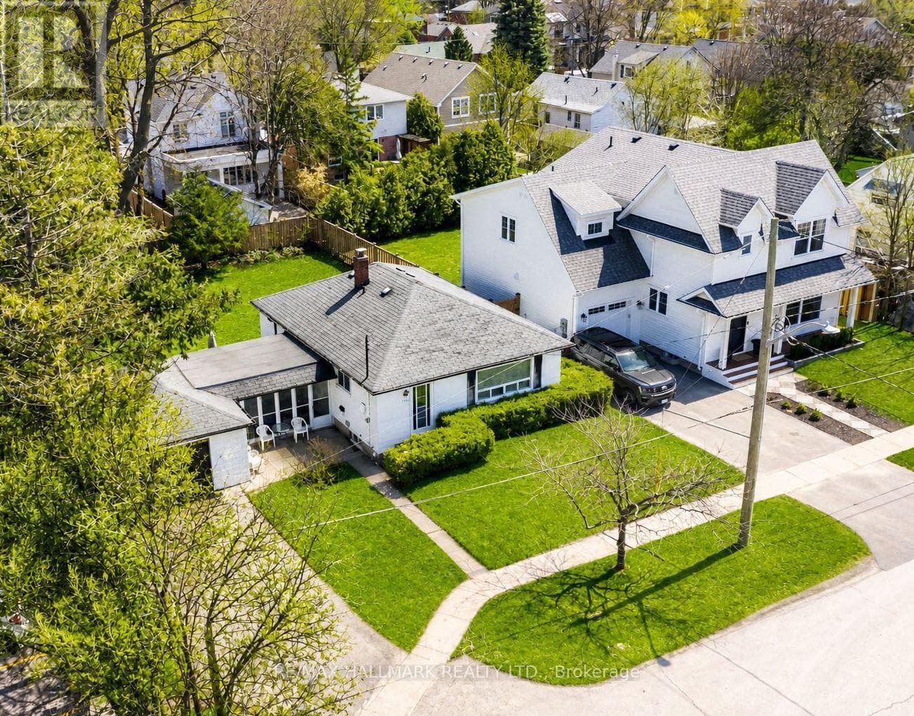 122 HAWTHORNE ROAD, Toronto — photo 3