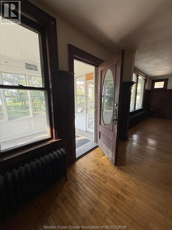 3026 SANDWICH STREET, Windsor — photo 4