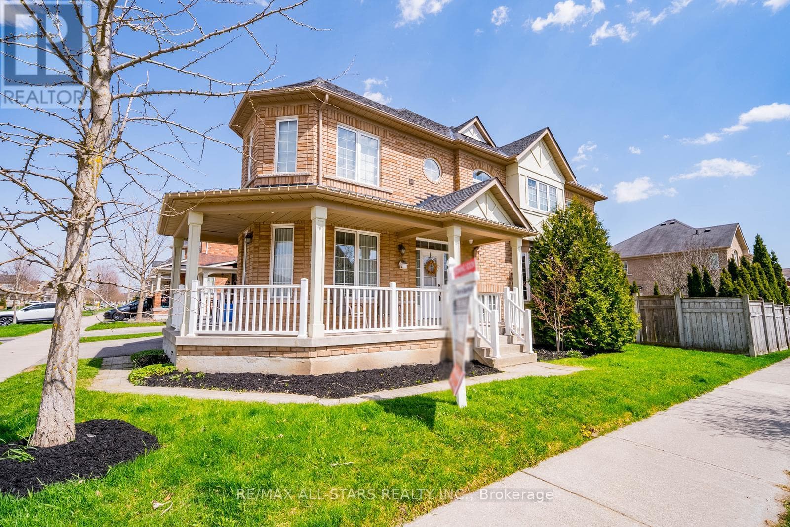 2 MANTLE AVENUE, Toronto — photo 5