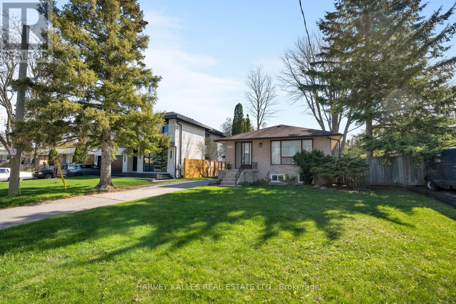133 WOOD LANE, Toronto — photo 2