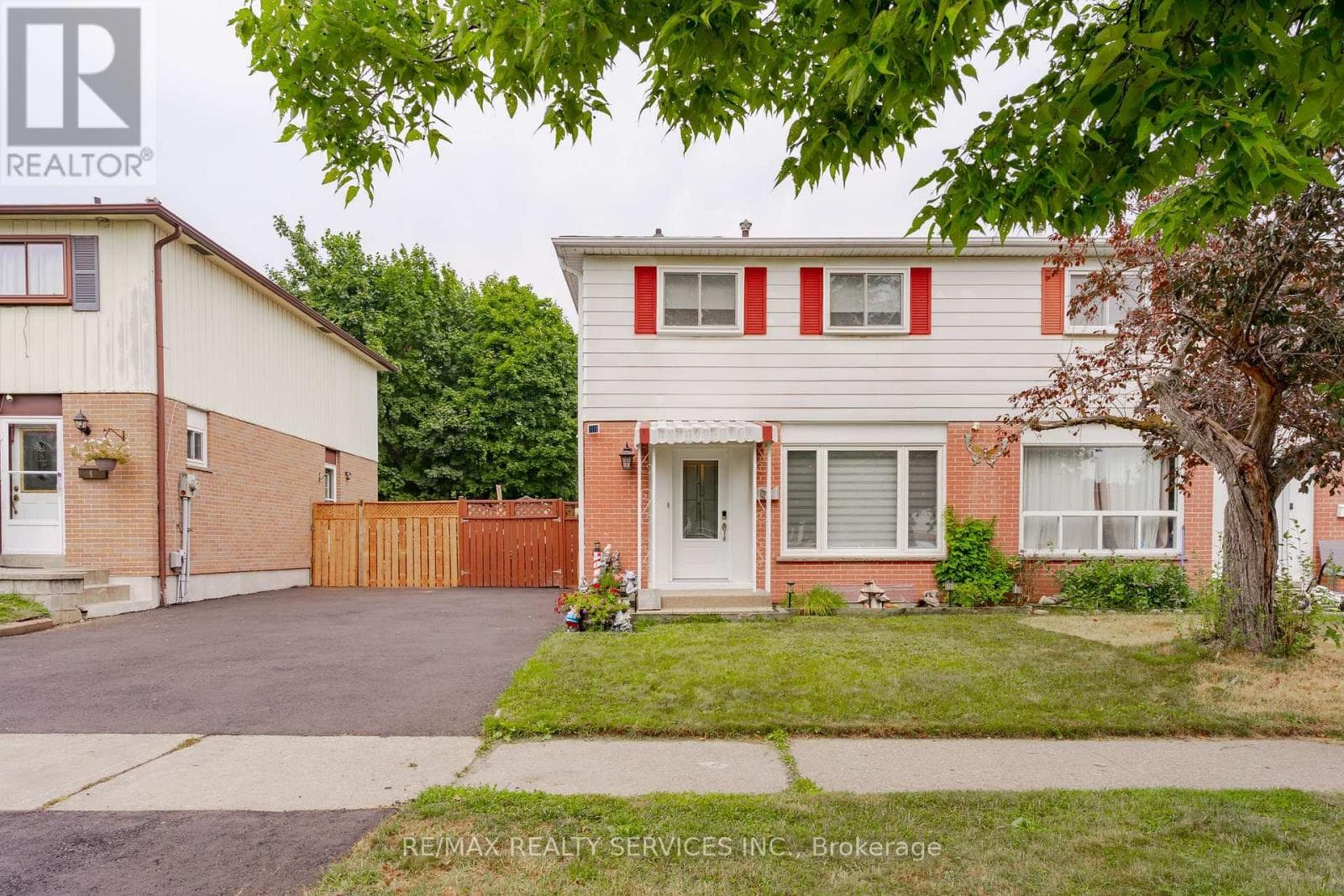 6 LAUDERDALE ROAD in MADOC