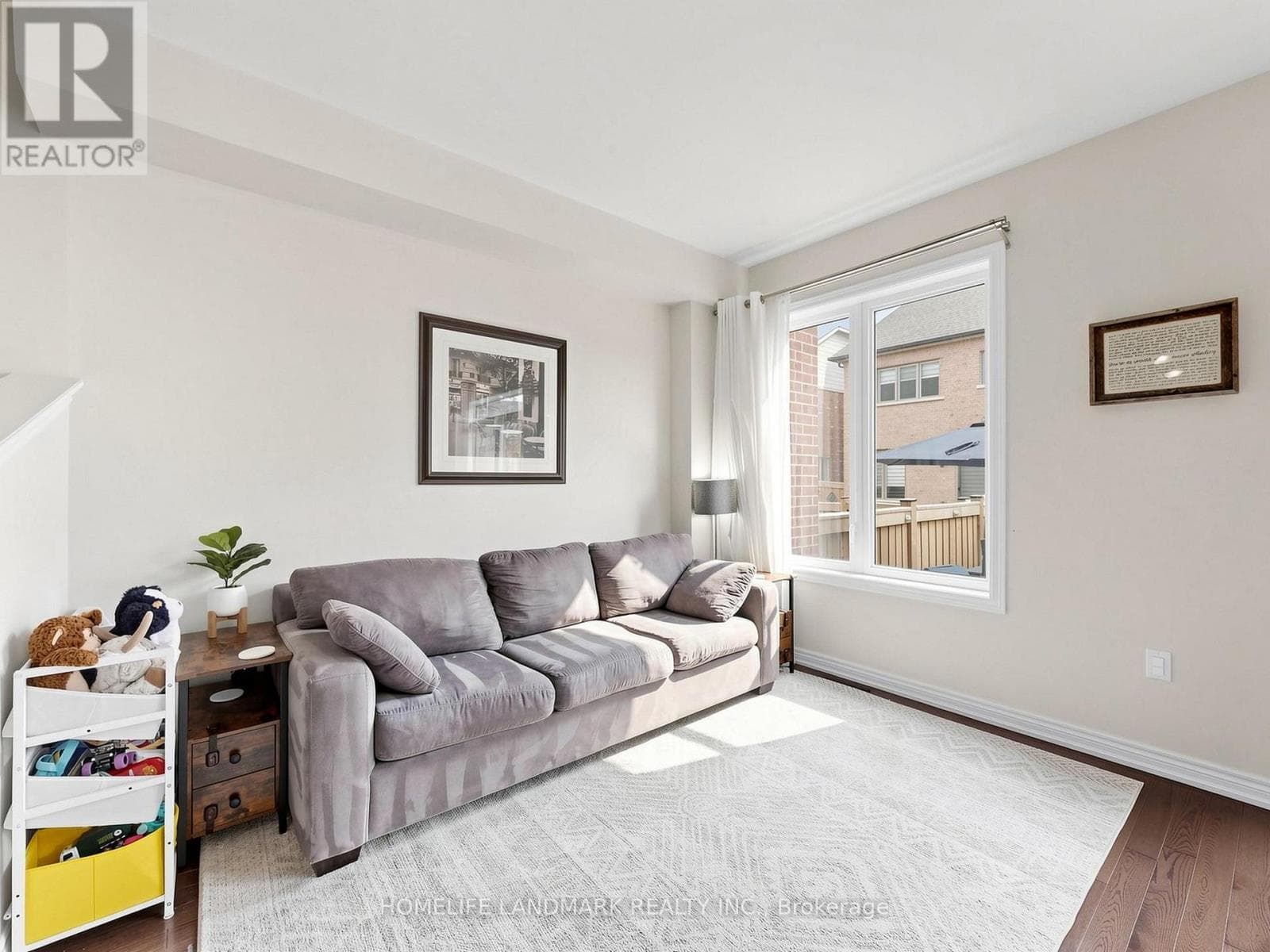 31 TRUE BLUE CRESCENT, Toronto — photo 4