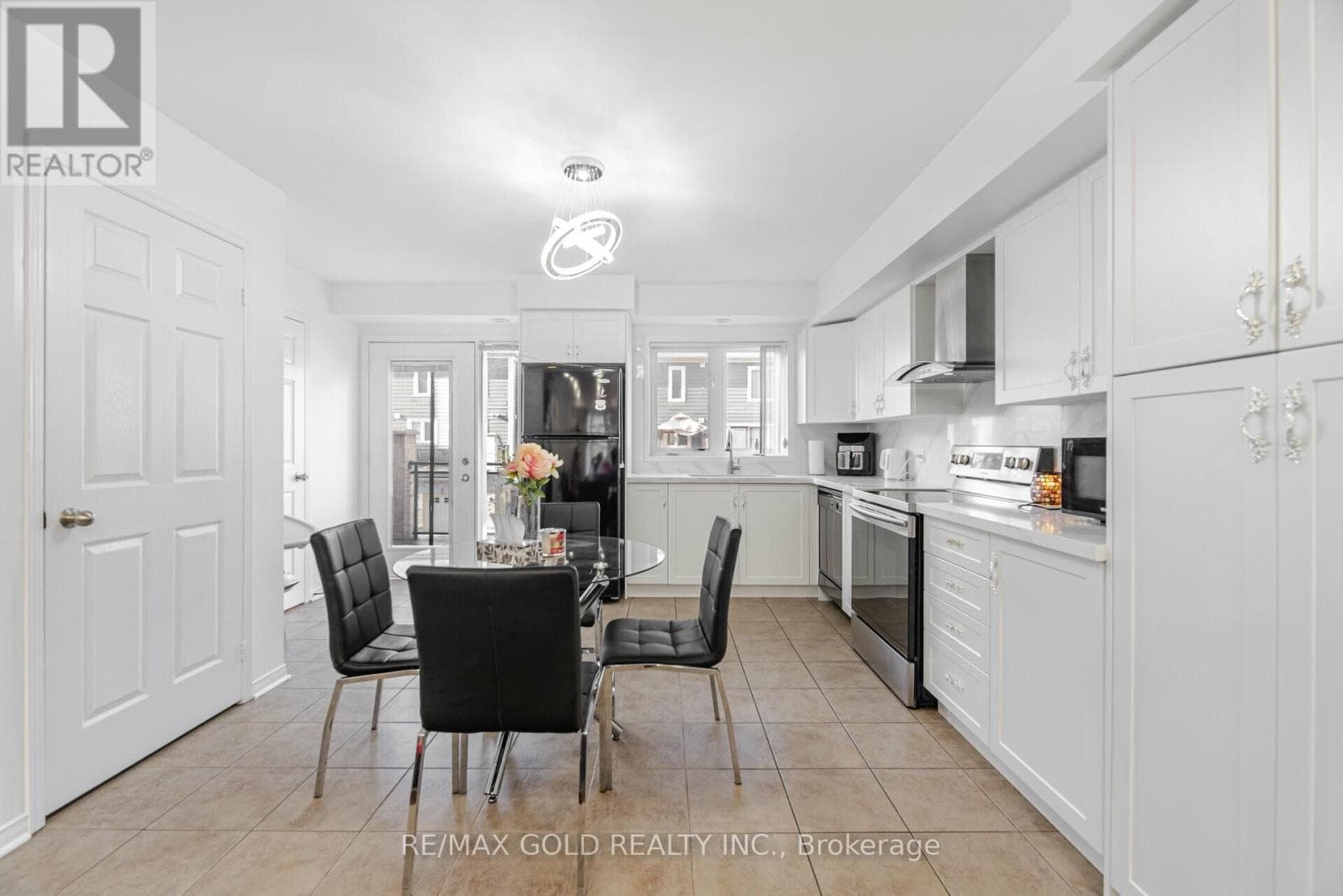 142 - 60 FAIRWOOD CIRCLE, Toronto — photo 5