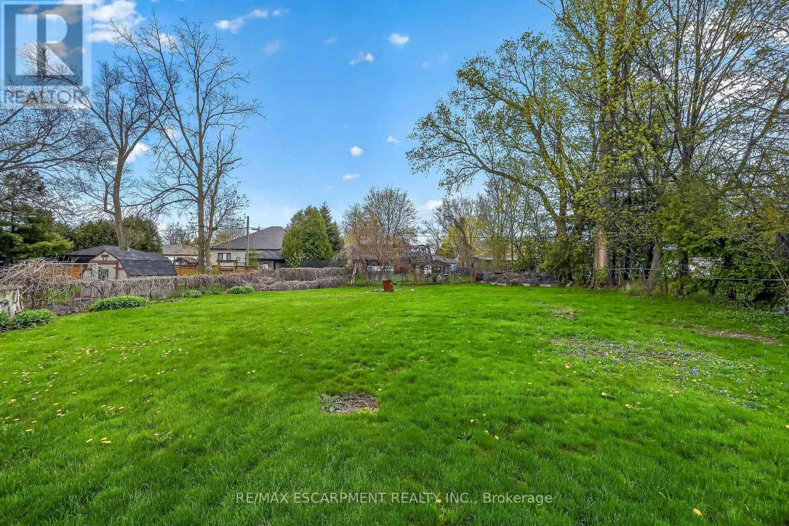 186 SENECA AVENUE, Toronto — photo 3