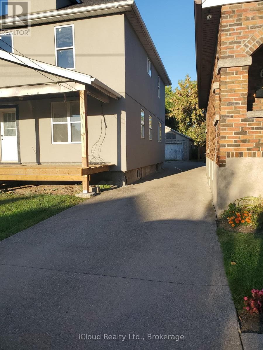 62 CURRIE STREET, Toronto — photo 2