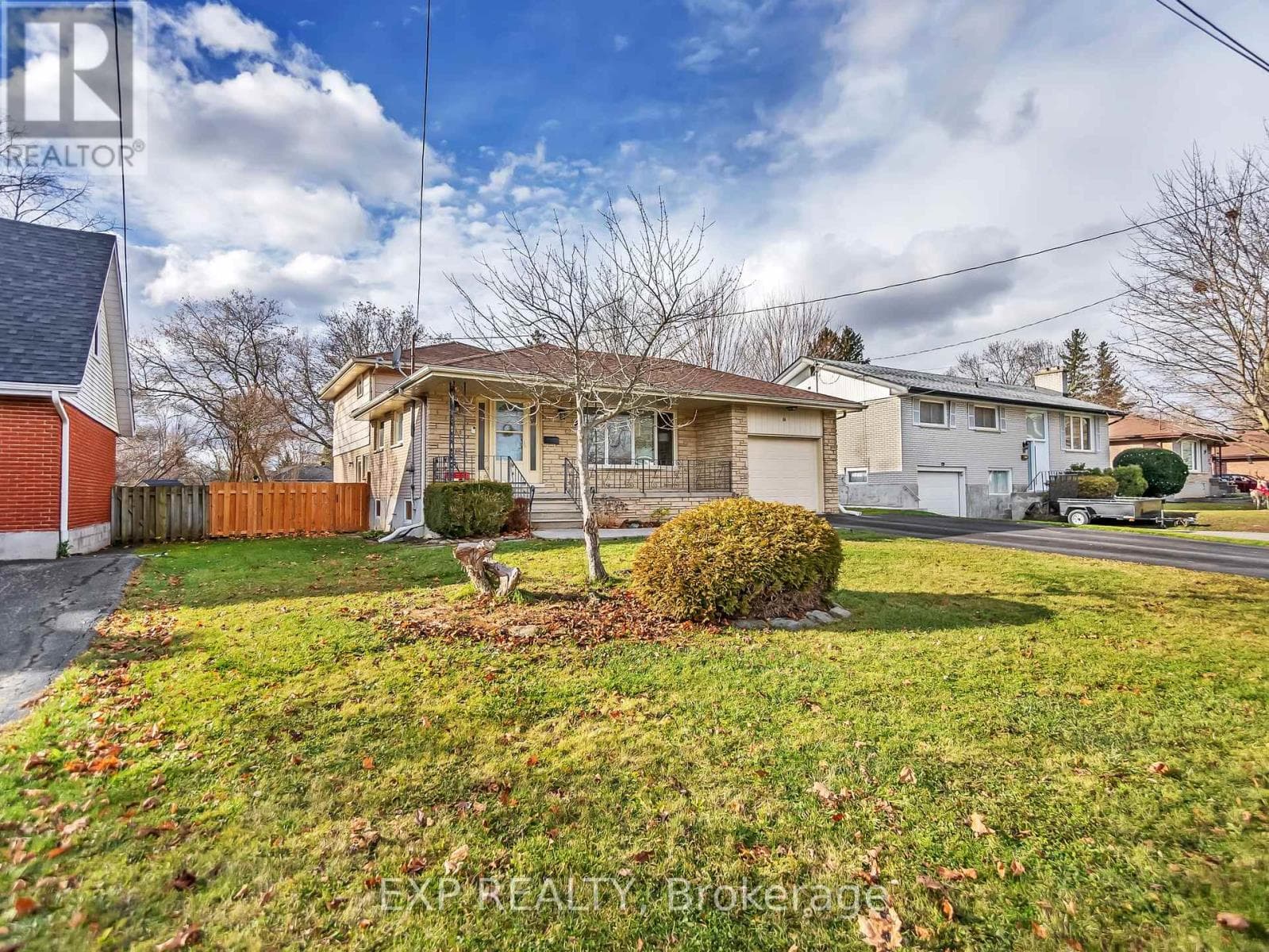 16 APPLEWOOD DRIVE, Central Lakes — photo 2