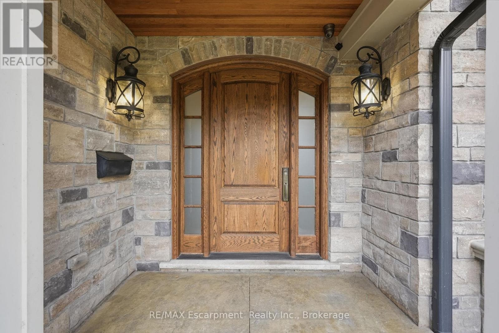 4180 LAKESHORE ROAD, Oakville-Milton — photo 3