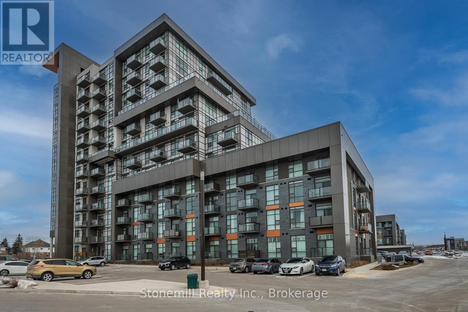 701 - 450 DUNDAS STREET E in 1400