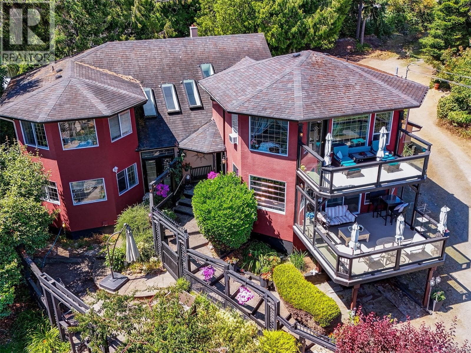 8626 LOCHSIDE DRIVE in