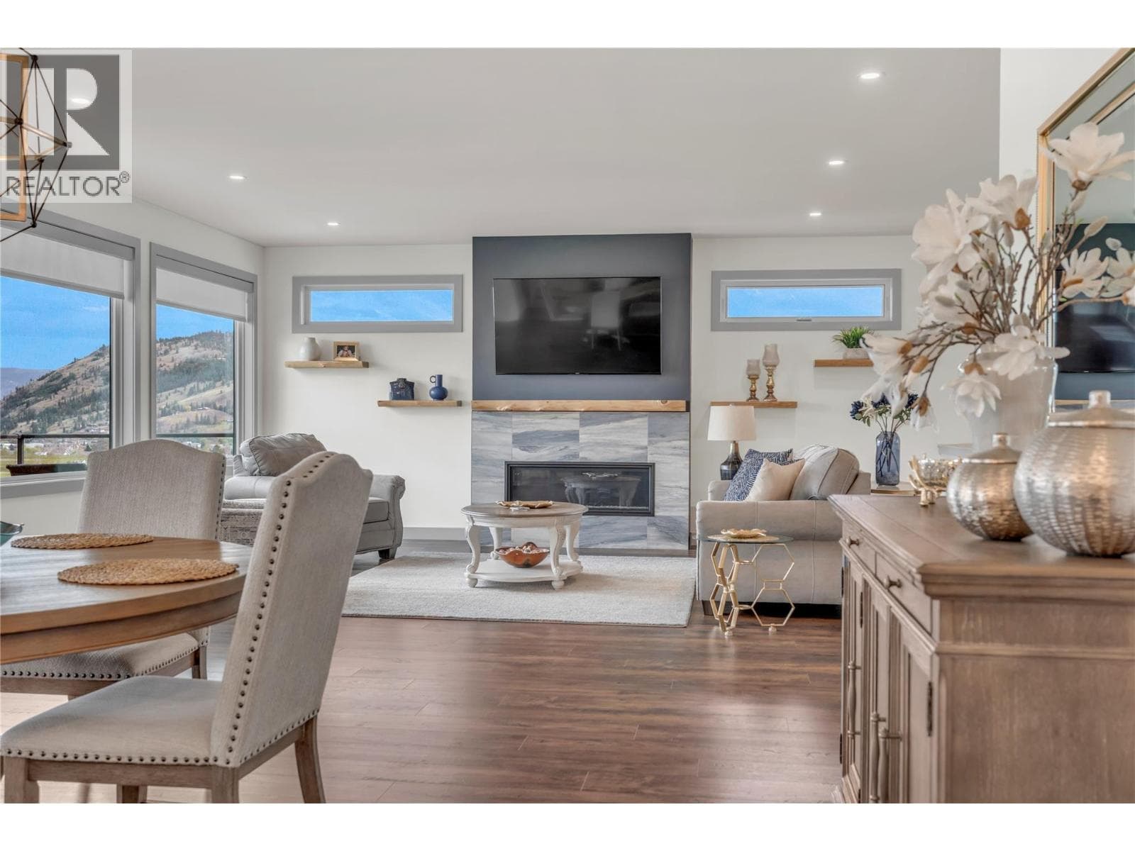 17439 Sanborn Street, Interior REALTORS® — photo 4