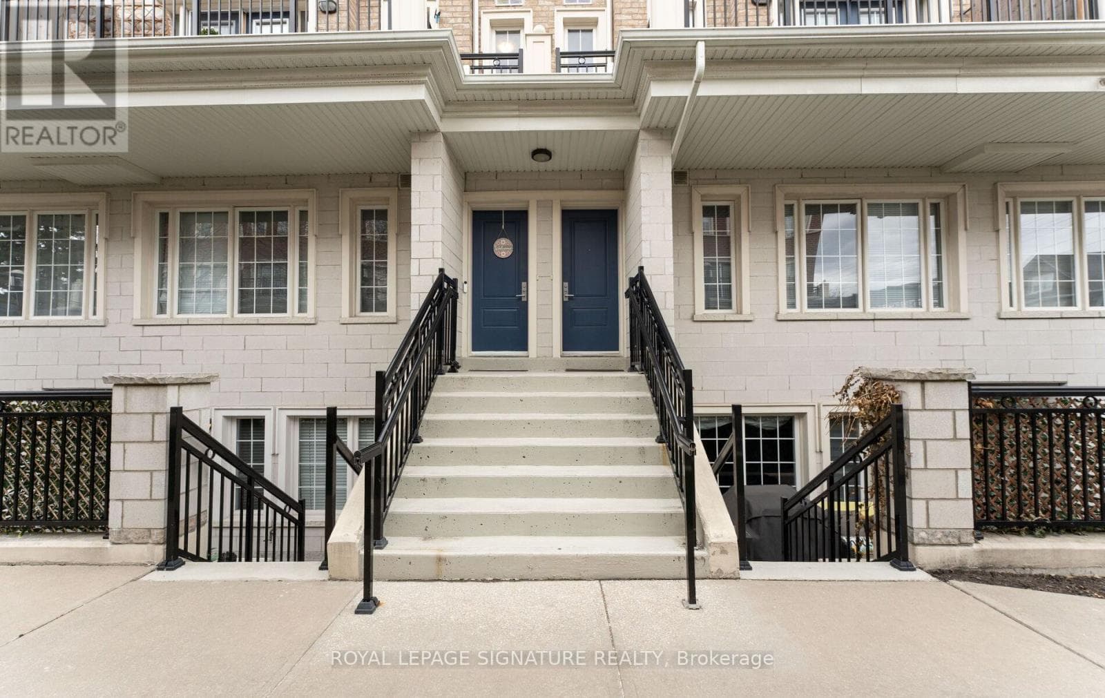 B05 - 26 BRUCE STREET, Toronto — photo 3
