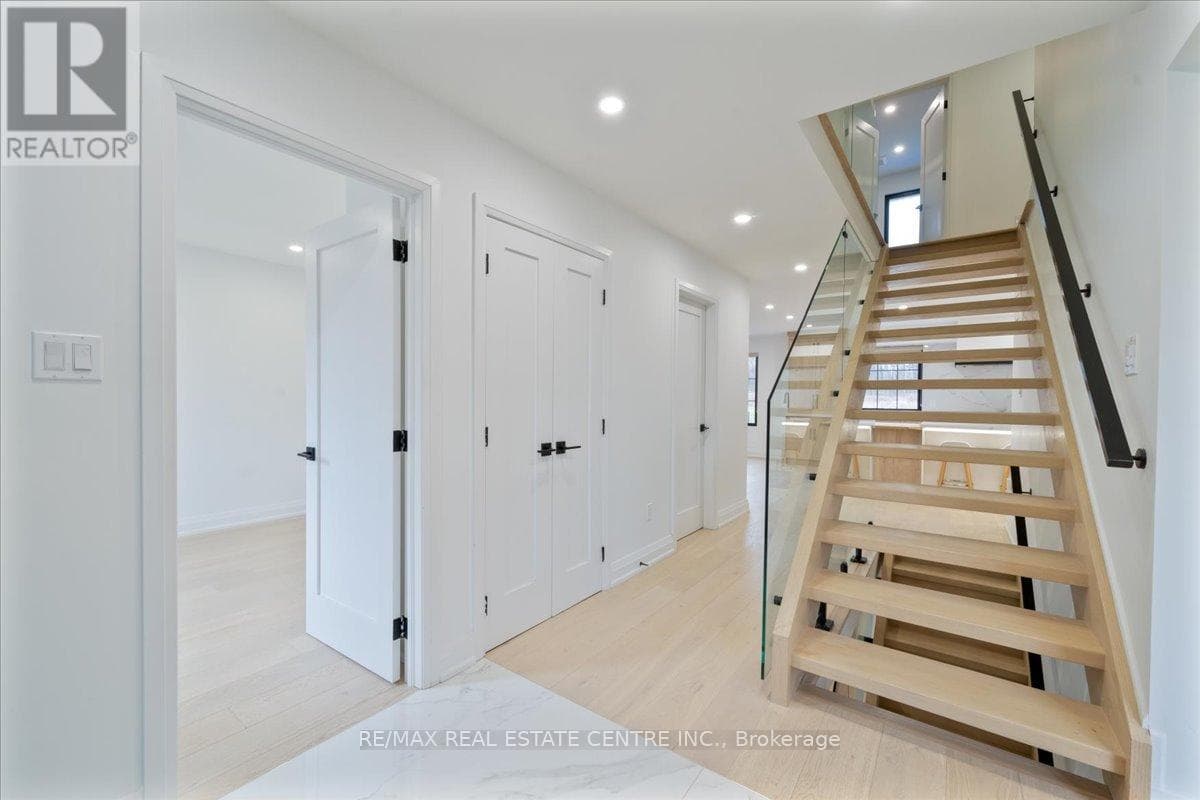 32 ELENA COURT, Toronto — photo 5