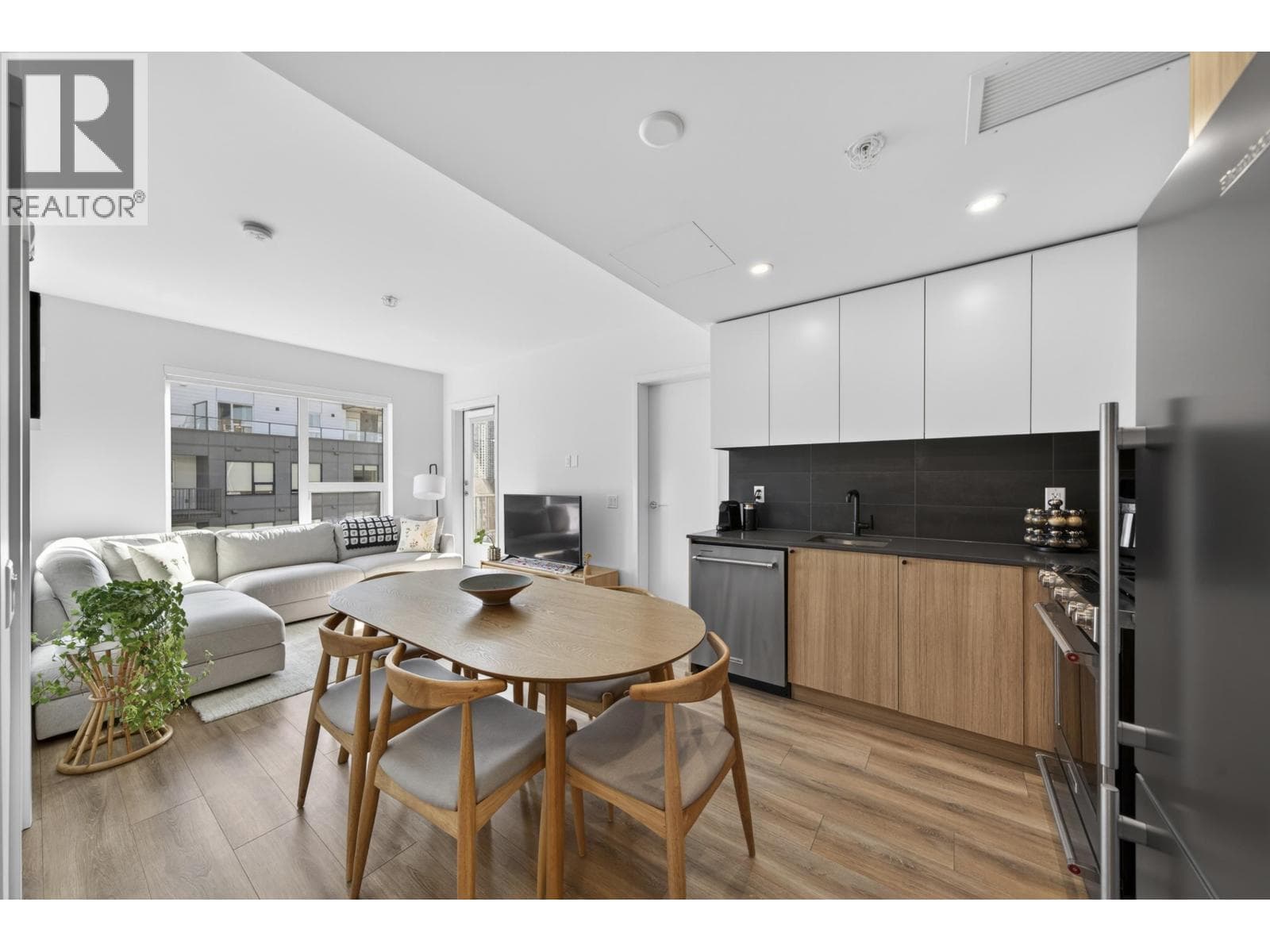 404 648 LEA AVENUE in Cariboo-Burquitlam