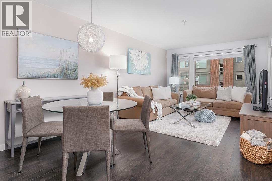 301 1673 LLOYD AVENUE in Lower Capilano