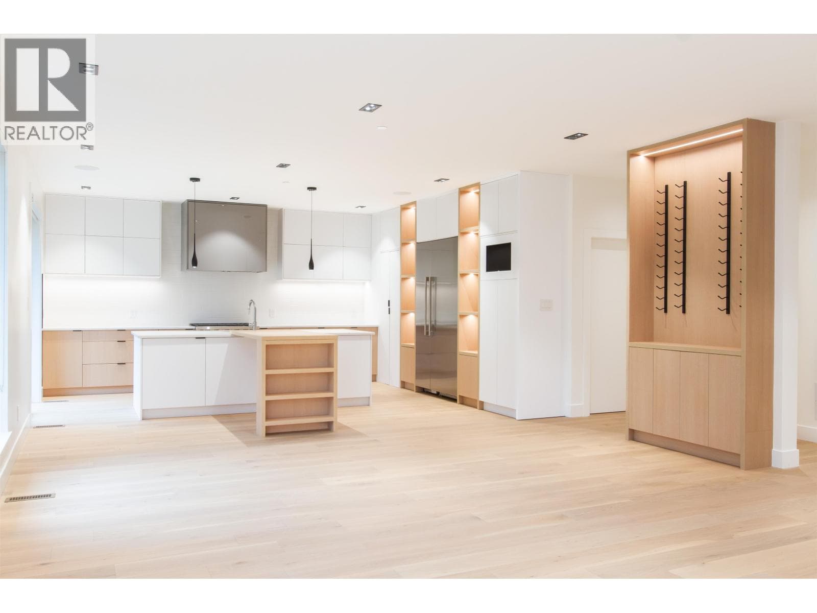 39 3385 MAMQUAM ROAD in 