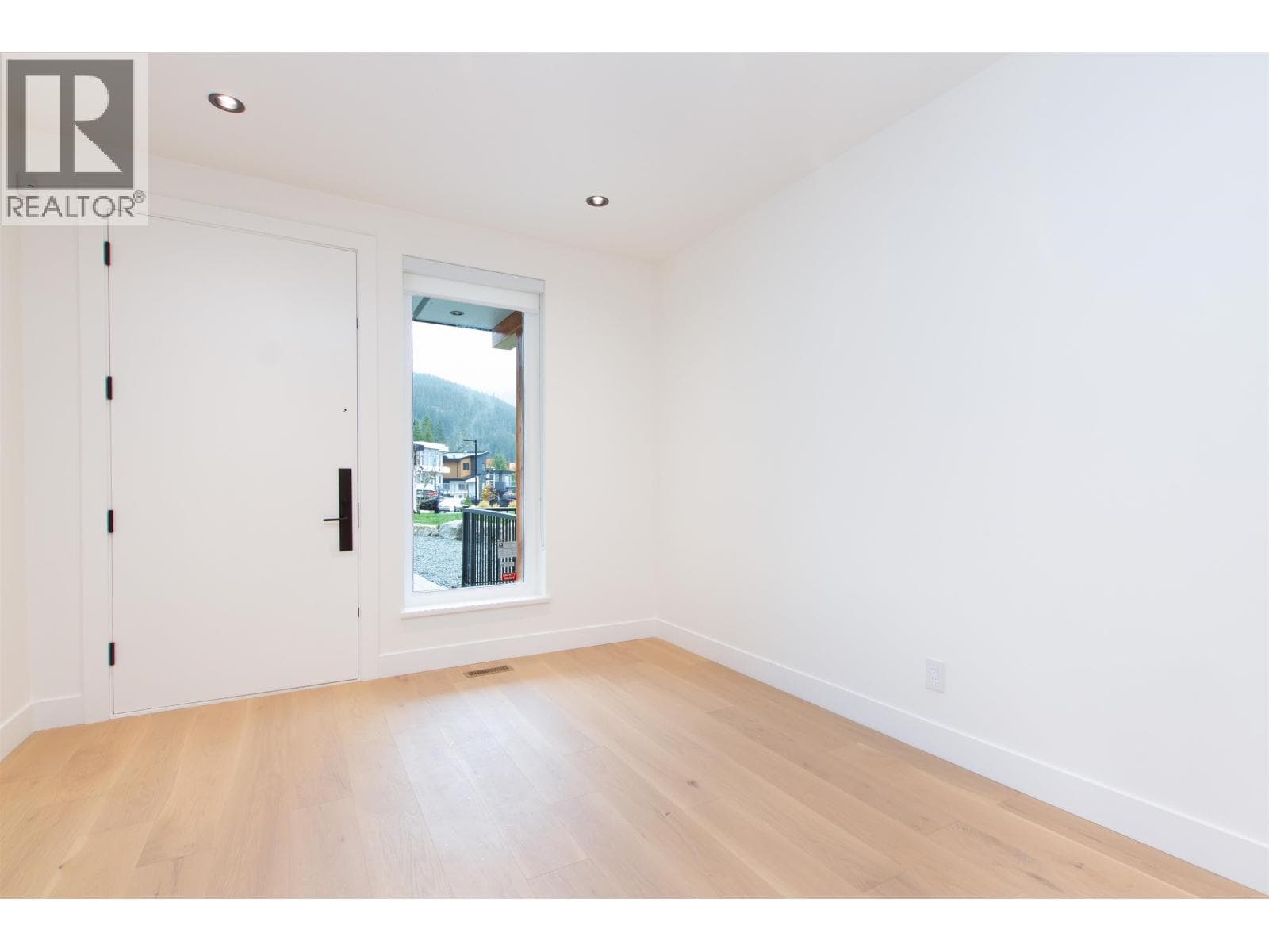 39 3385 MAMQUAM ROAD, Greater Vancouver — photo 4