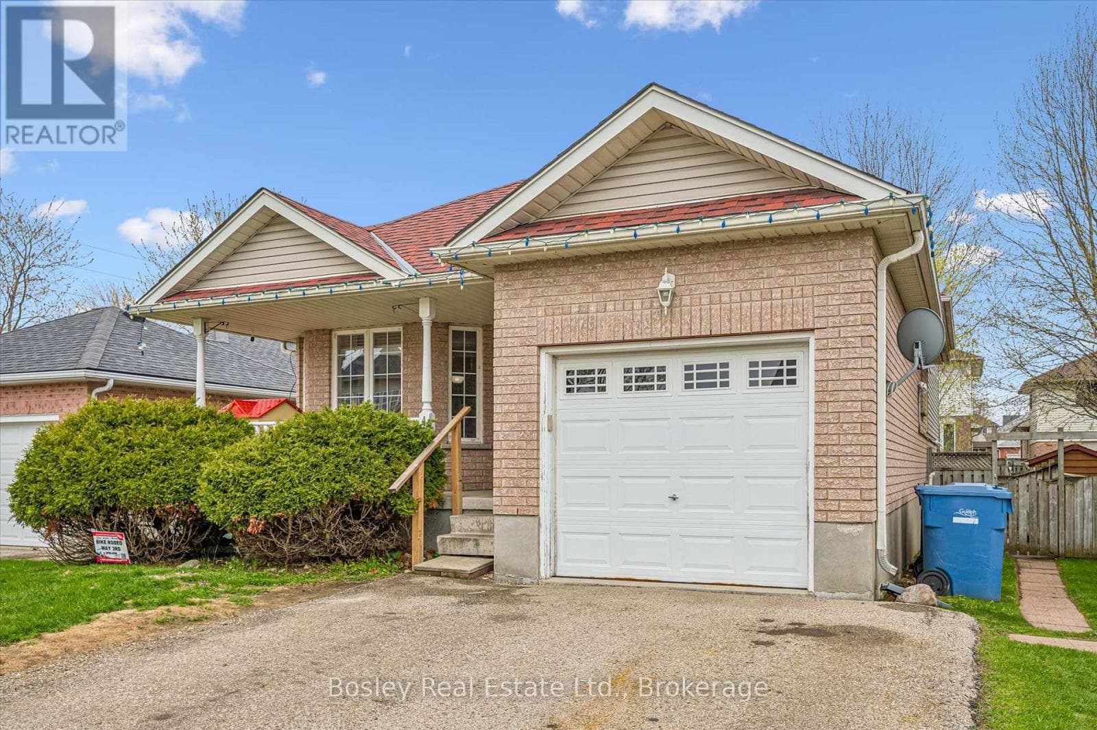 4 HAYWARD CRESCENT in 