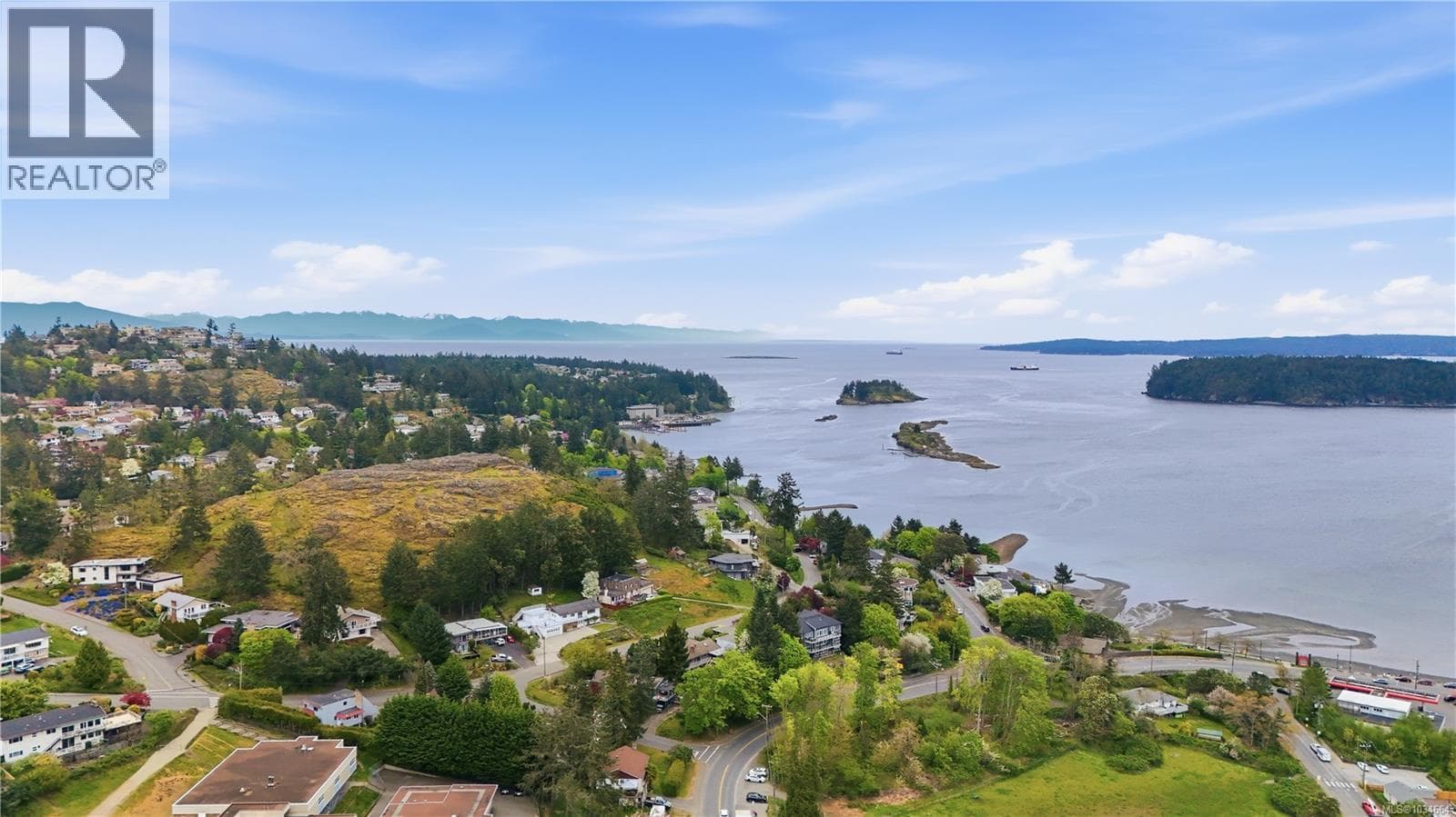 3129 DEPARTURE BAIE ROAD, Vancouver Island — photo 3