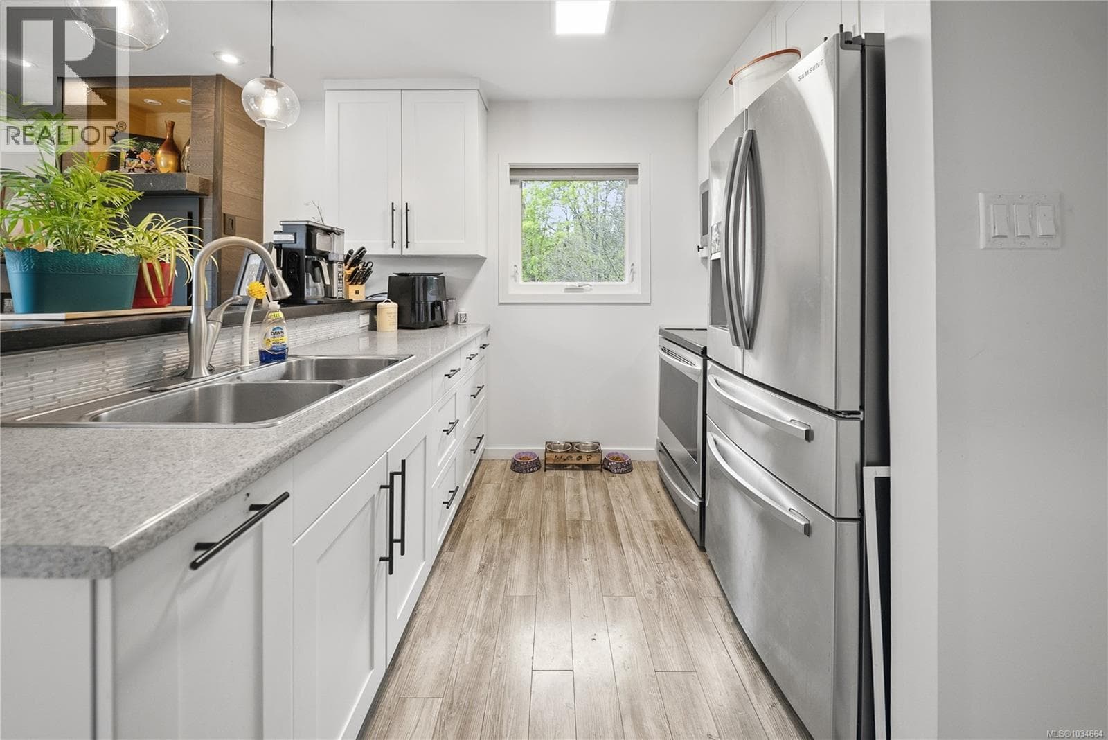 3129 DEPARTURE BAIE ROAD, Vancouver Island — photo 5