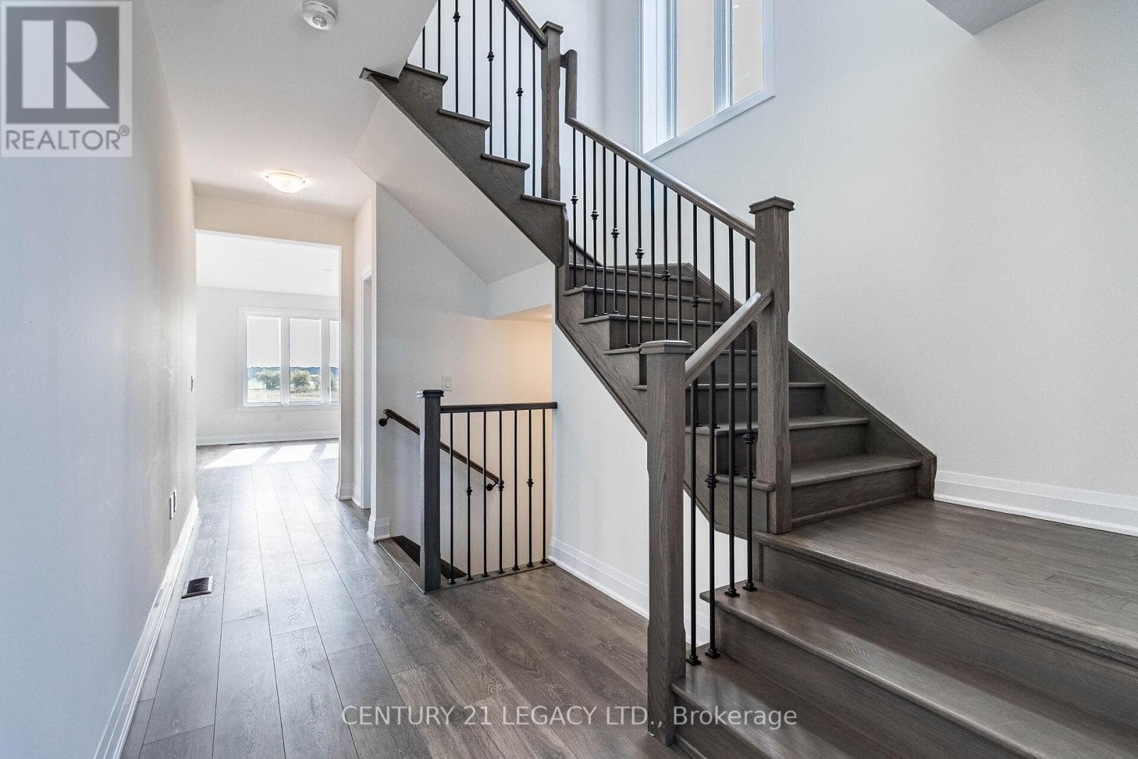 30 UNION BOULEVARD, Toronto — photo 4