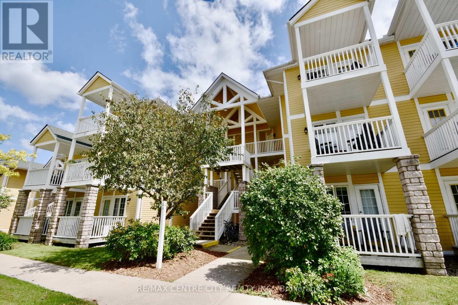2494 - 90 HIGHLAND DRIVE in 