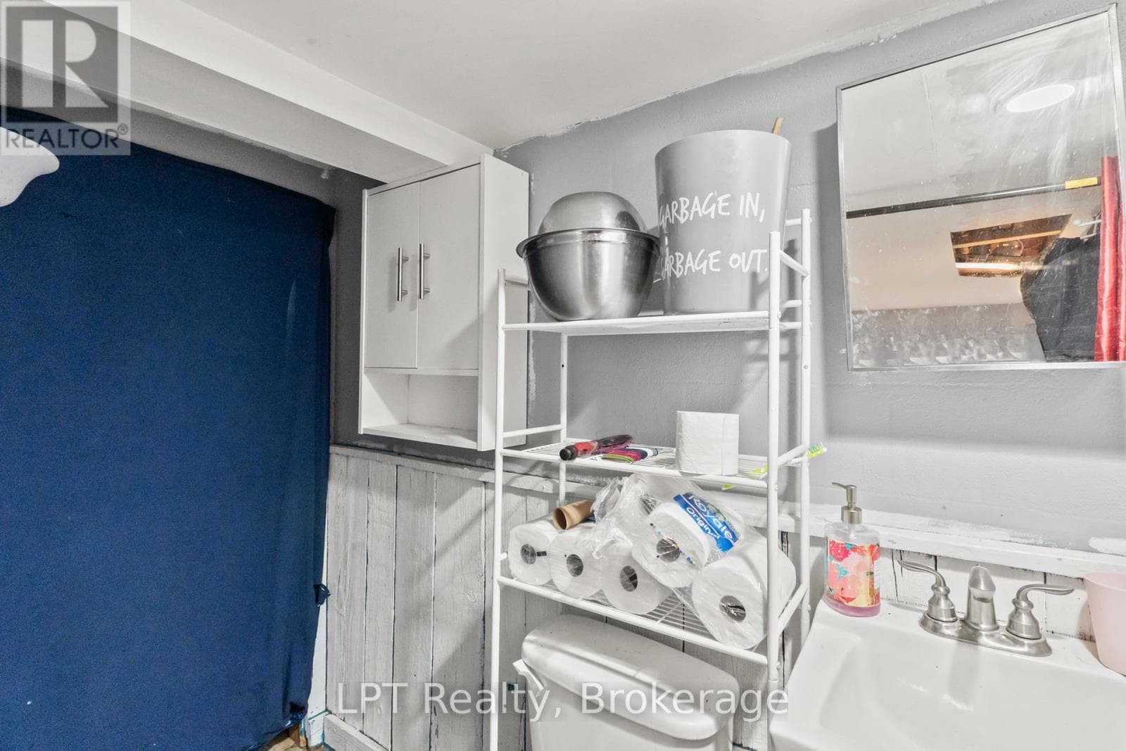 4 TIFFANY PLACE, Central Lakes — photo 2