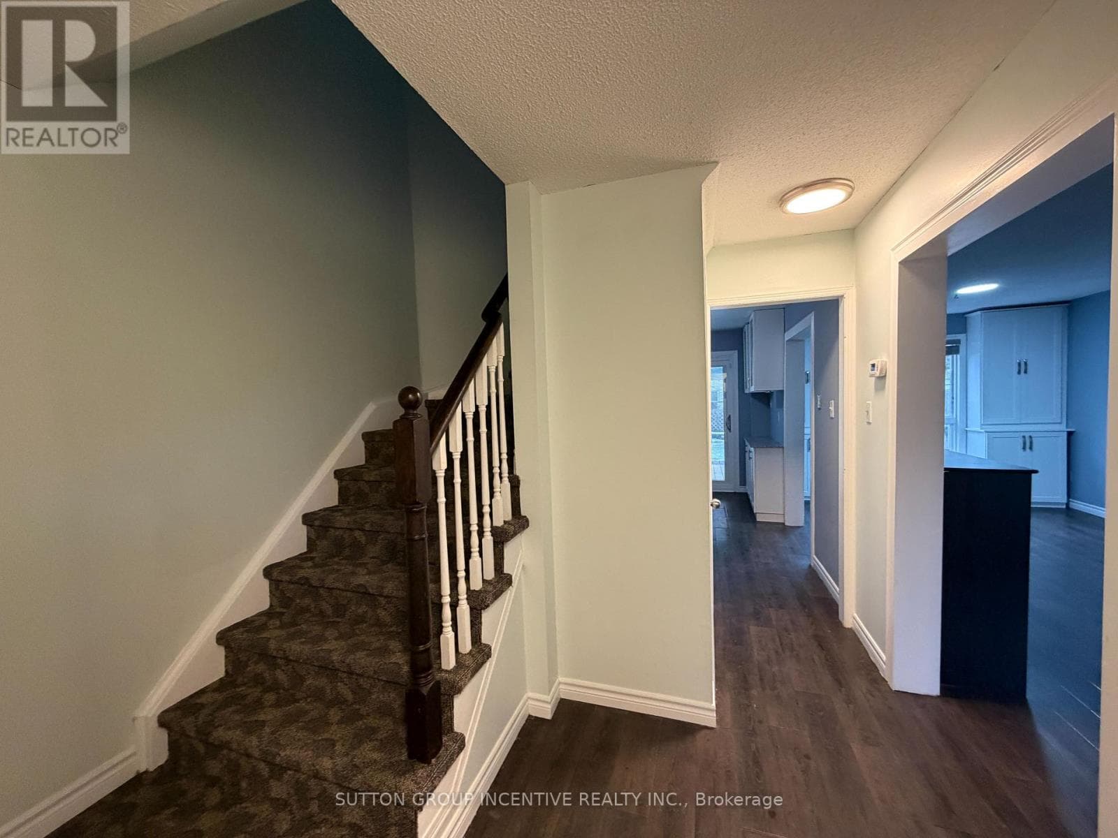 90 MOON DRIVE, Toronto — photo 3