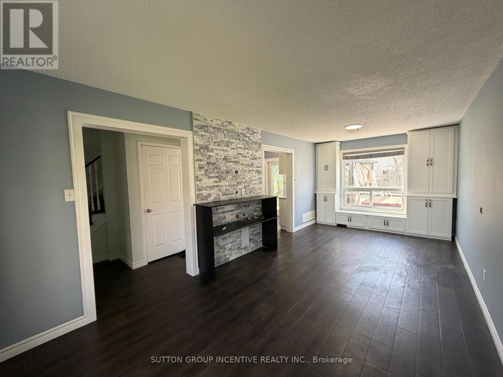 90 MOON DRIVE, Toronto — photo 4