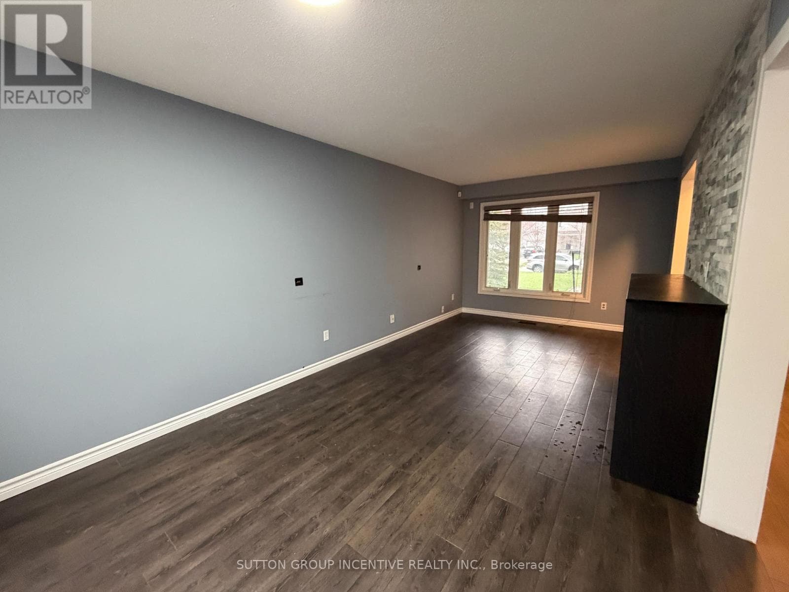 90 MOON DRIVE, Toronto — photo 5